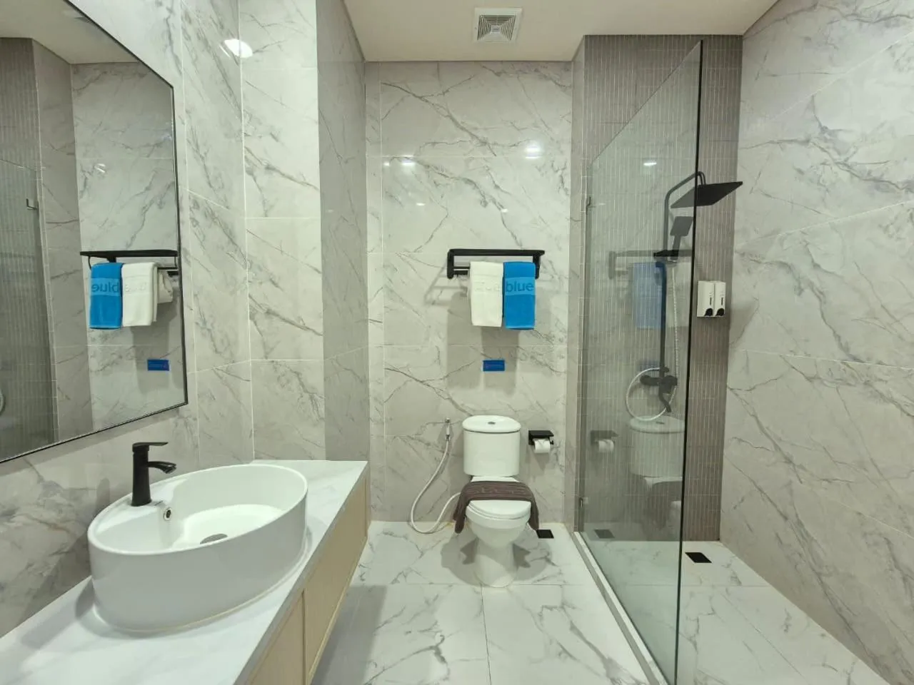 Bed in True Blue Hotel Menteng