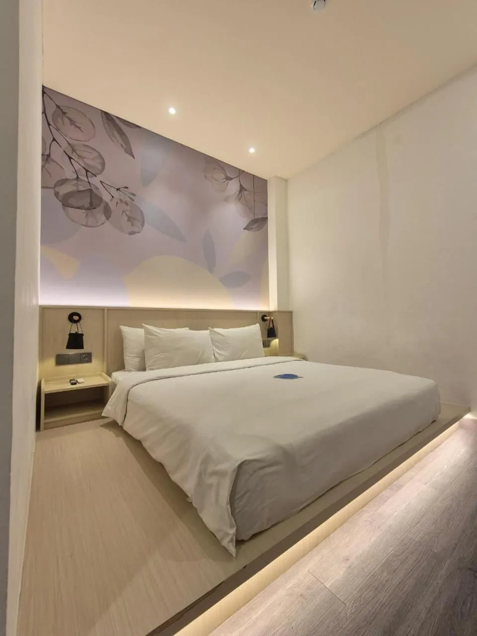 Bed in True Blue Hotel Menteng