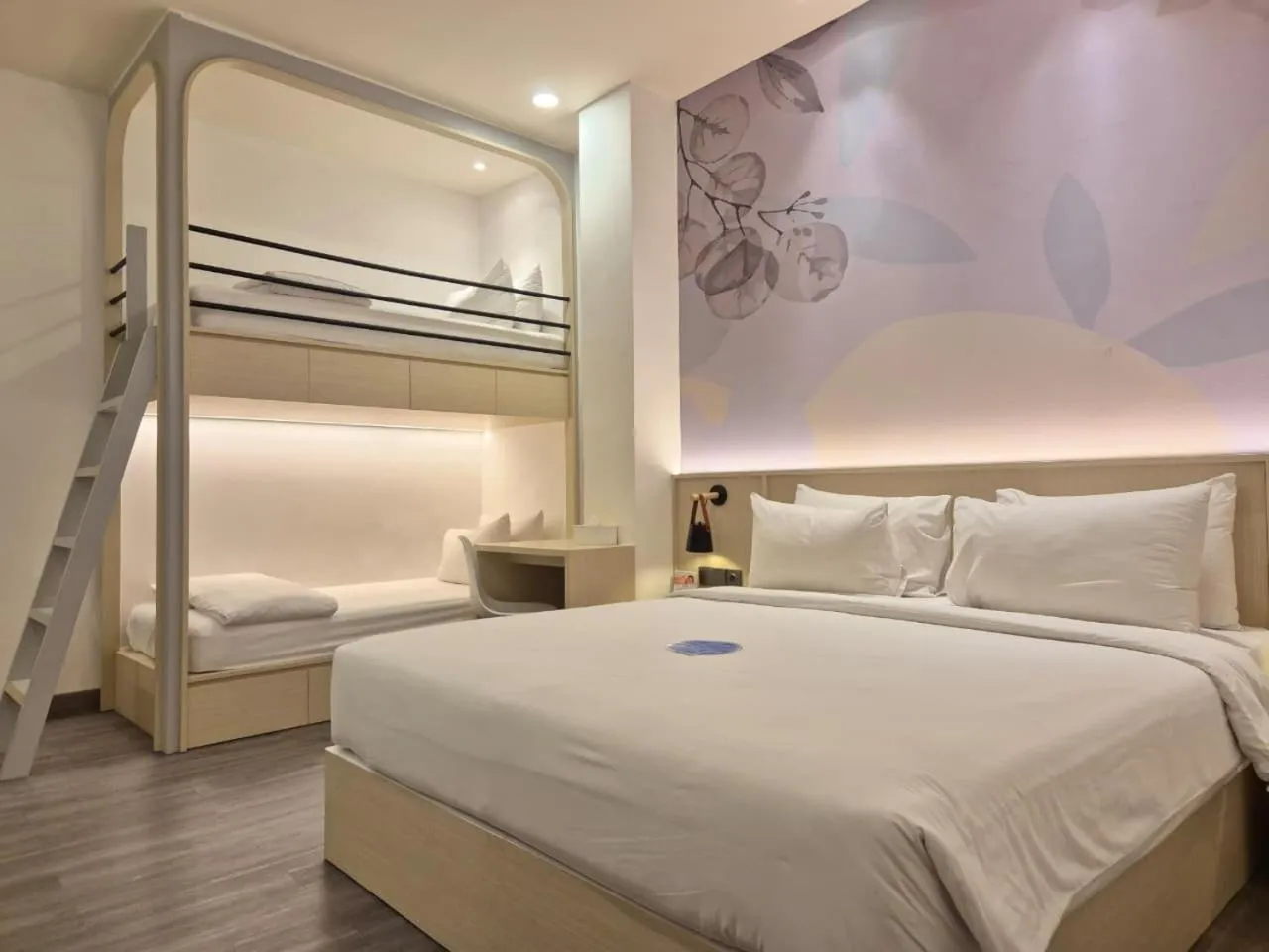Bed in True Blue Hotel Menteng