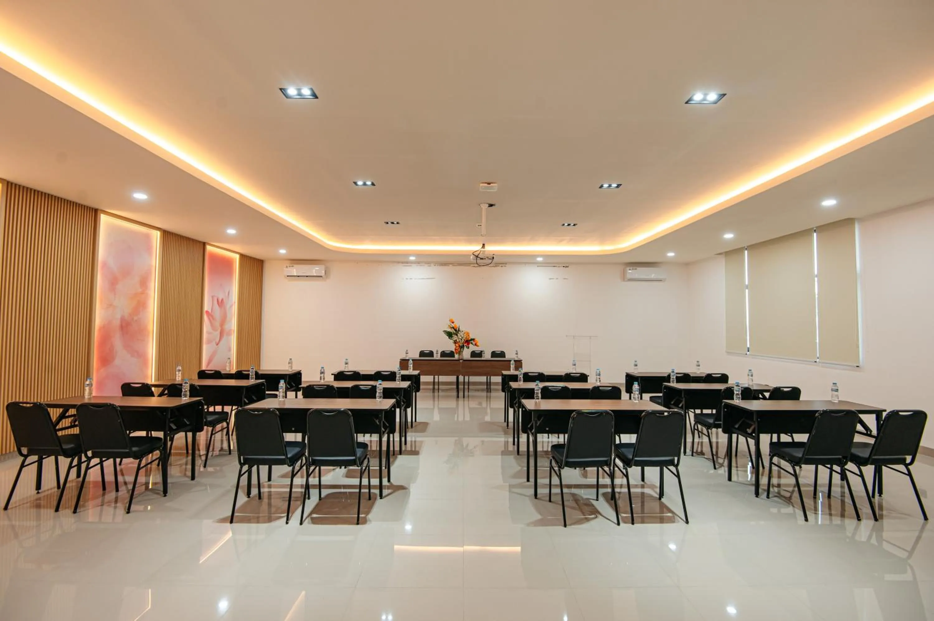 Meeting/conference room in True Blue Hotel Menteng