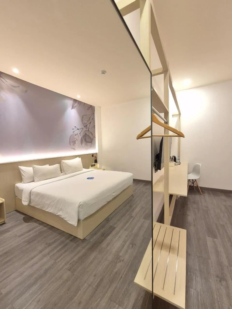 Bed in True Blue Hotel Menteng