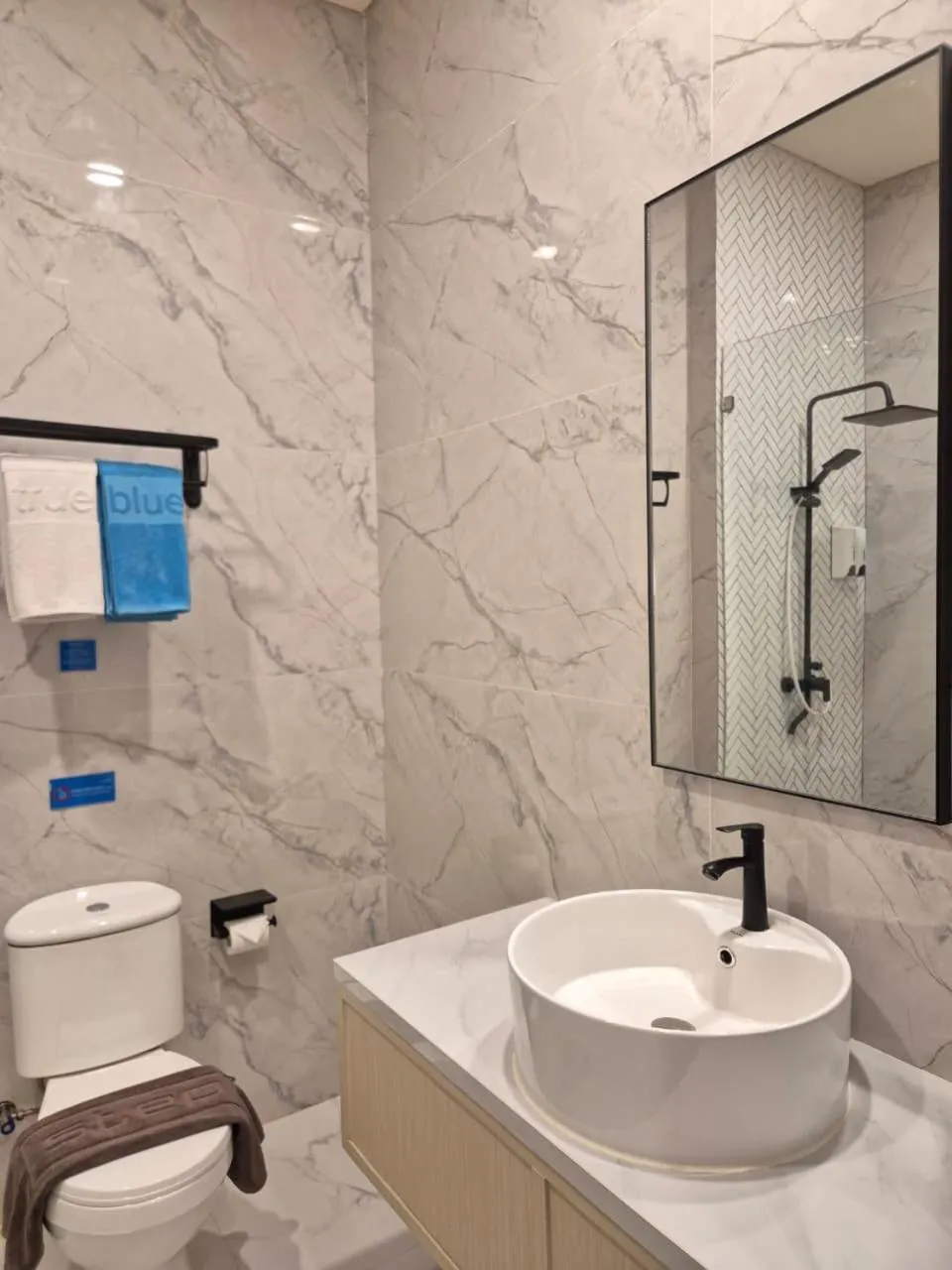 Bathroom in True Blue Hotel Menteng