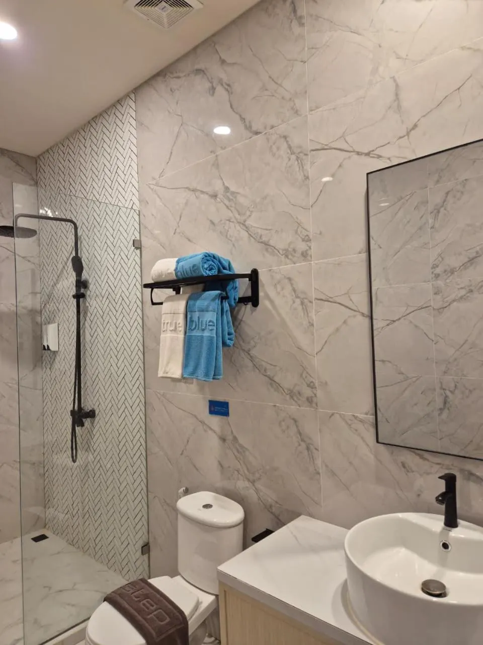 Bathroom in True Blue Hotel Menteng