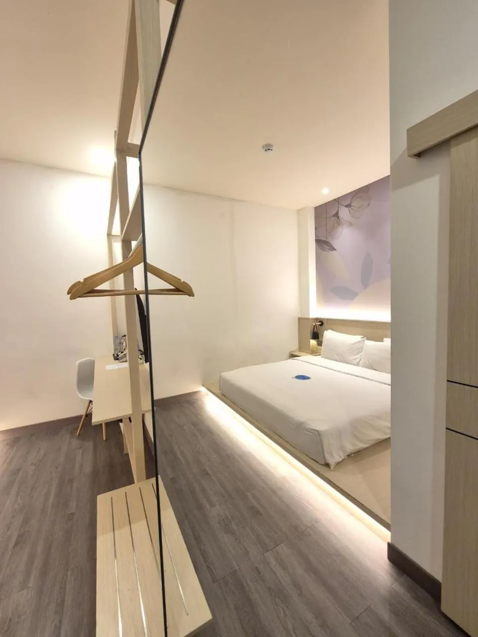 Bed in True Blue Hotel Menteng