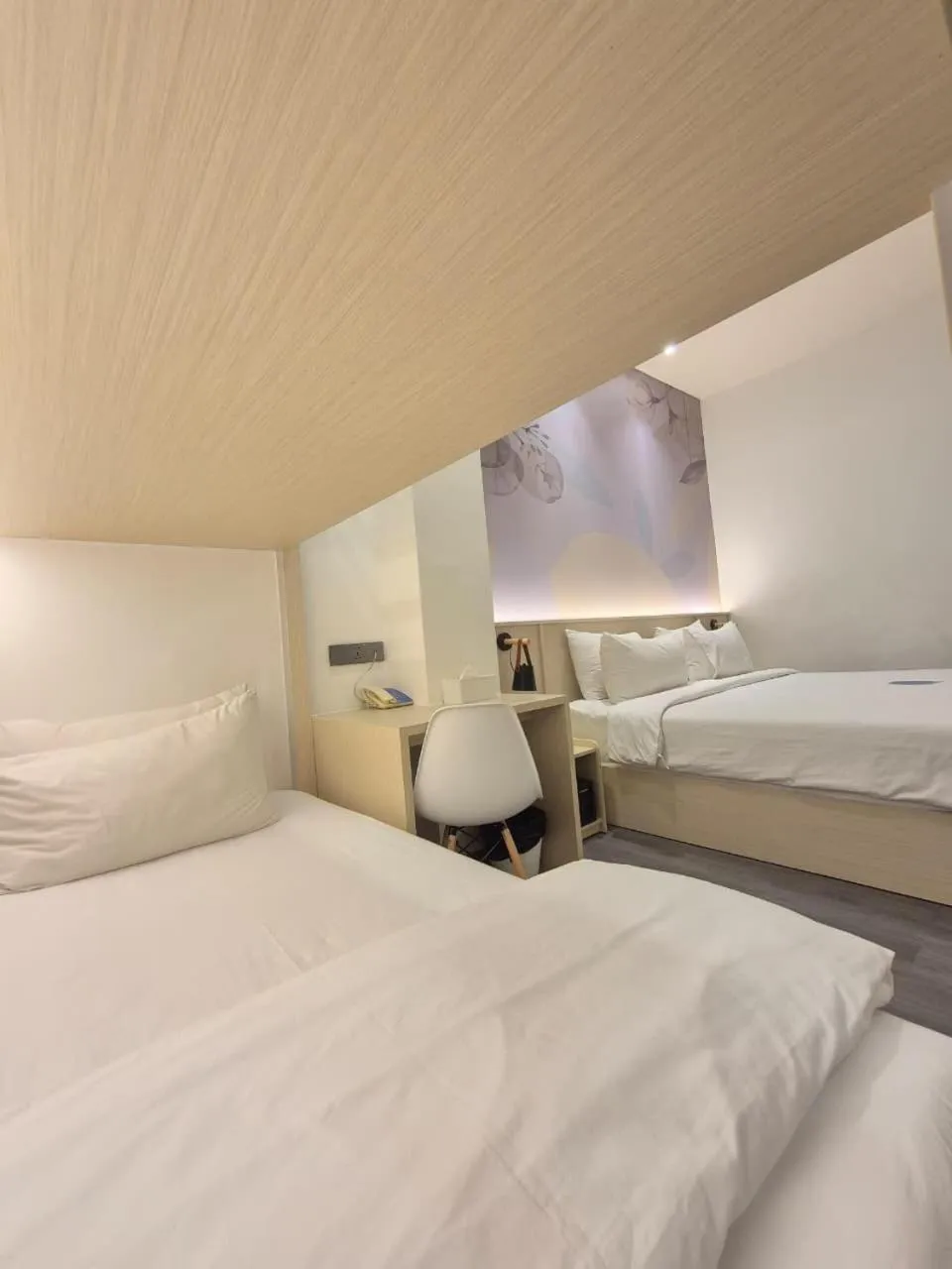 Bed in True Blue Hotel Menteng