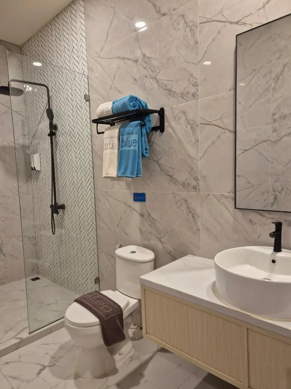 Bathroom in True Blue Hotel Menteng