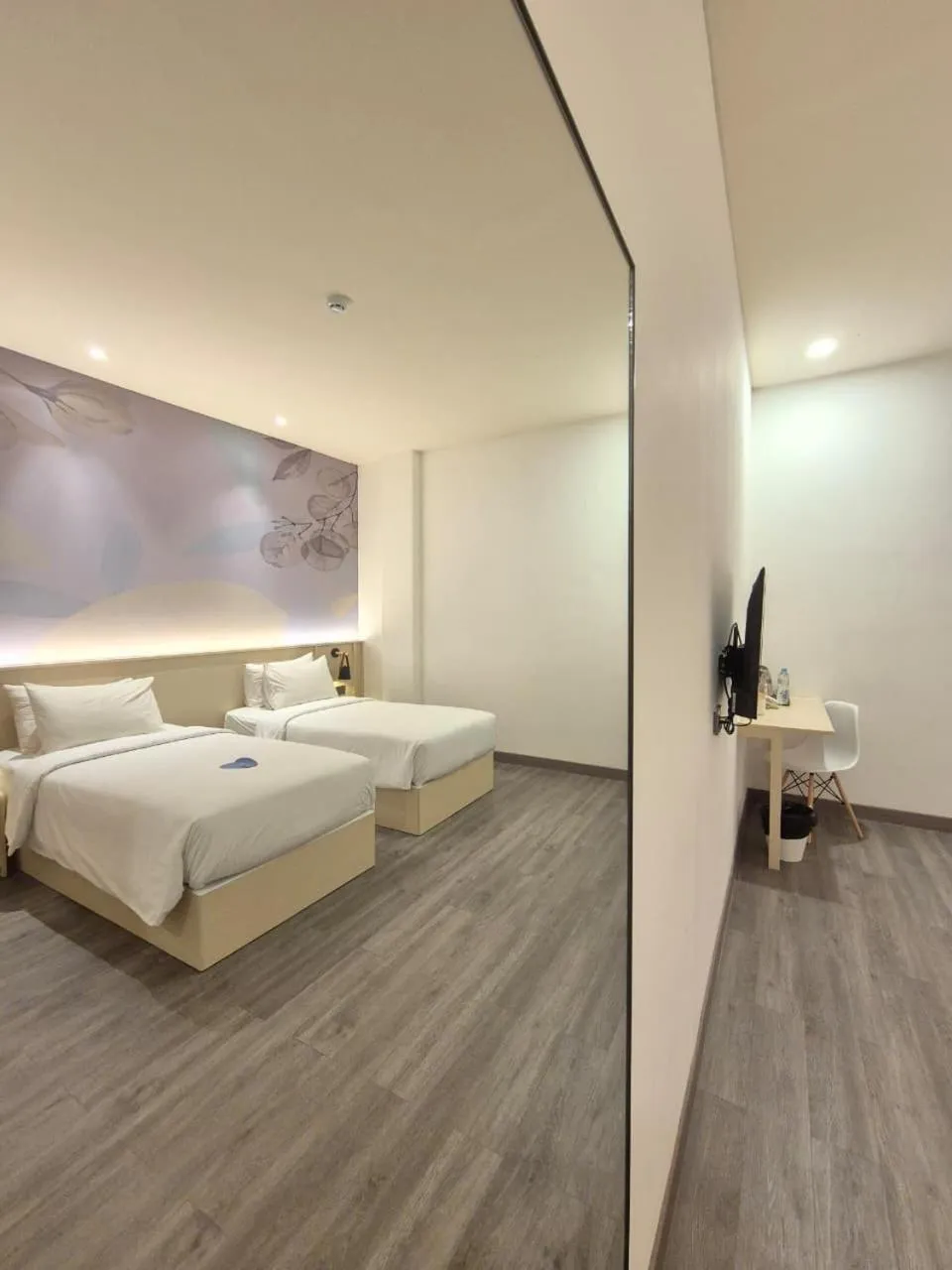 Bed in True Blue Hotel Menteng