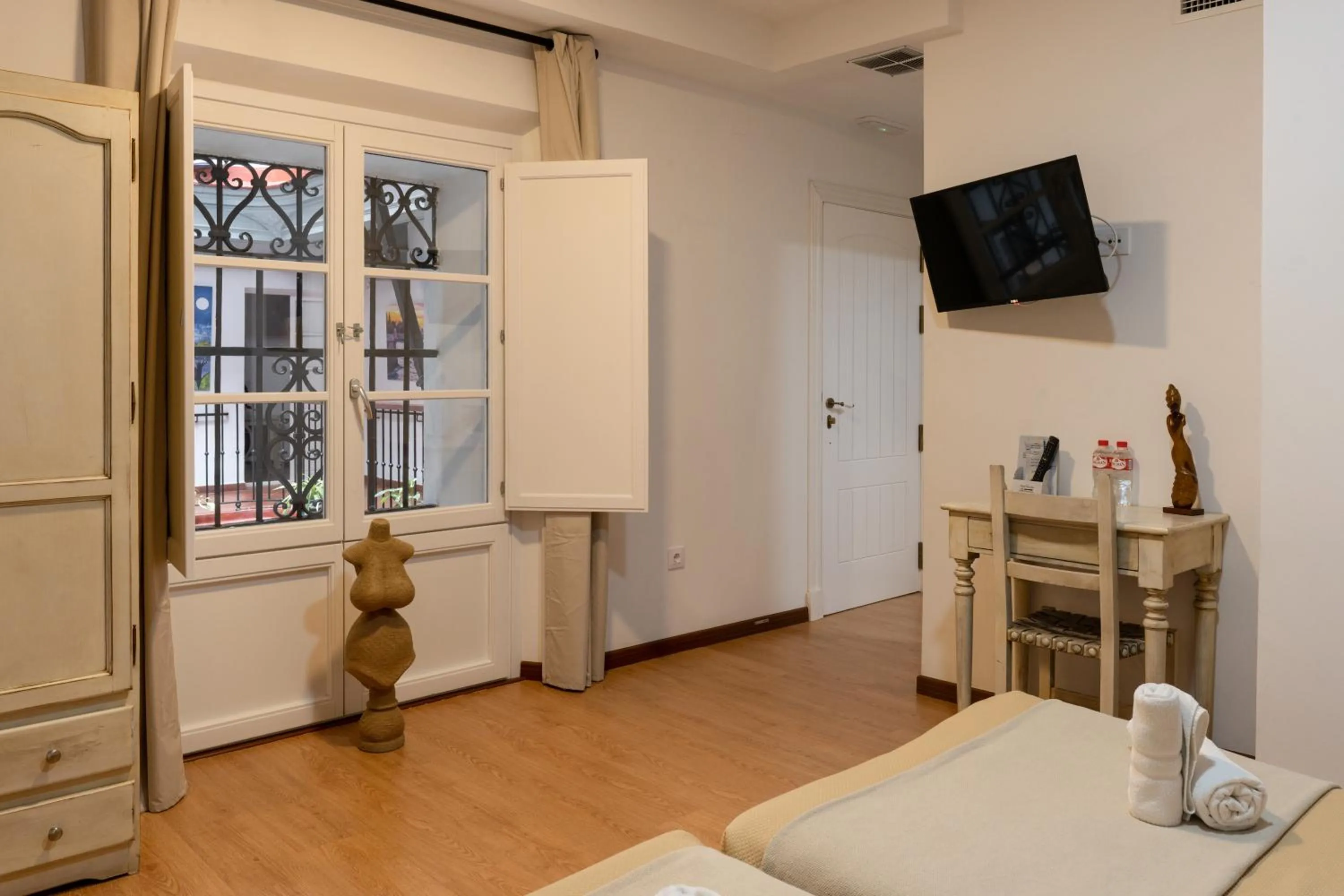 Bed in Hotel Alquimia Cadiz