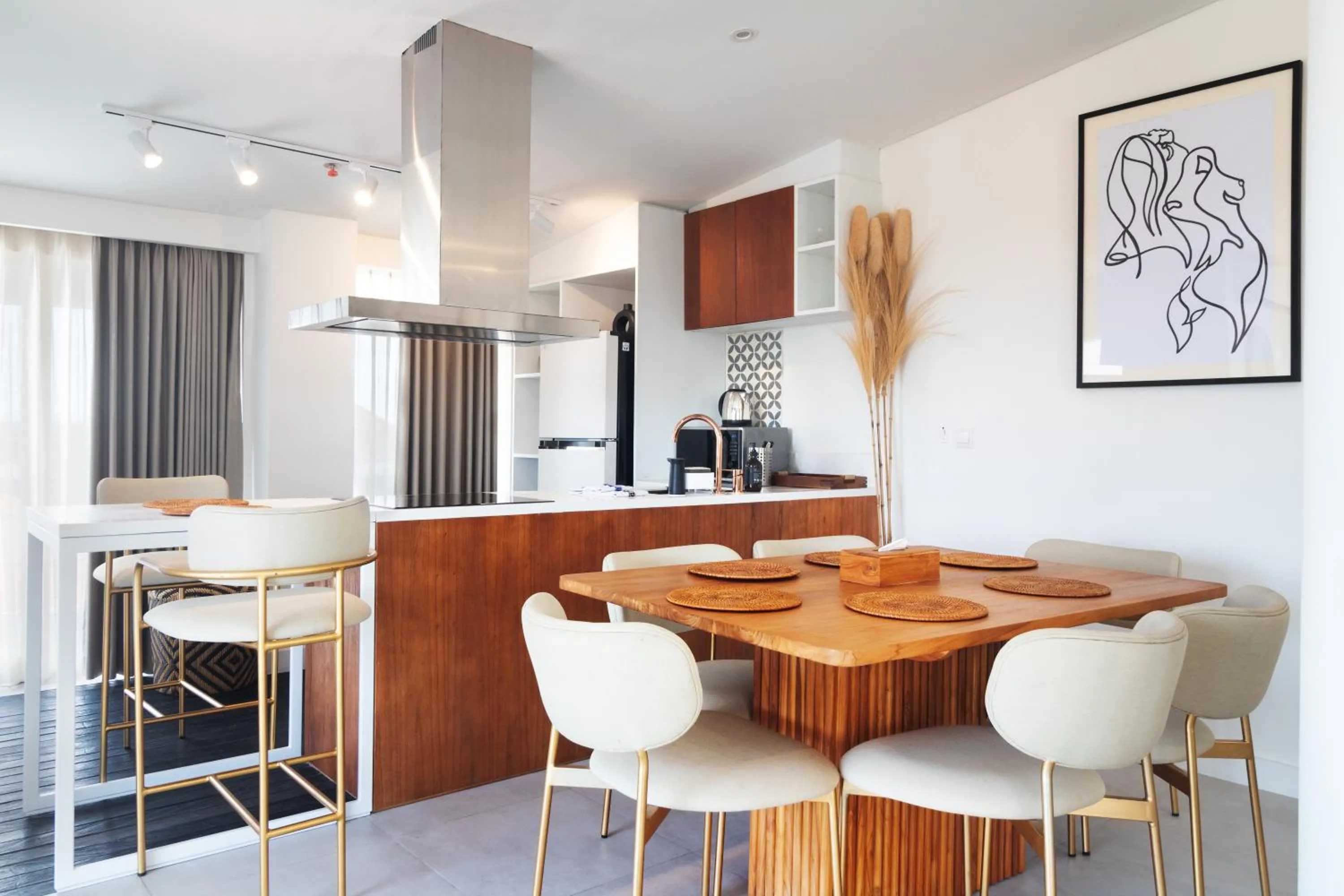 Kitchen or kitchenette in The Cruise Berawa Resort