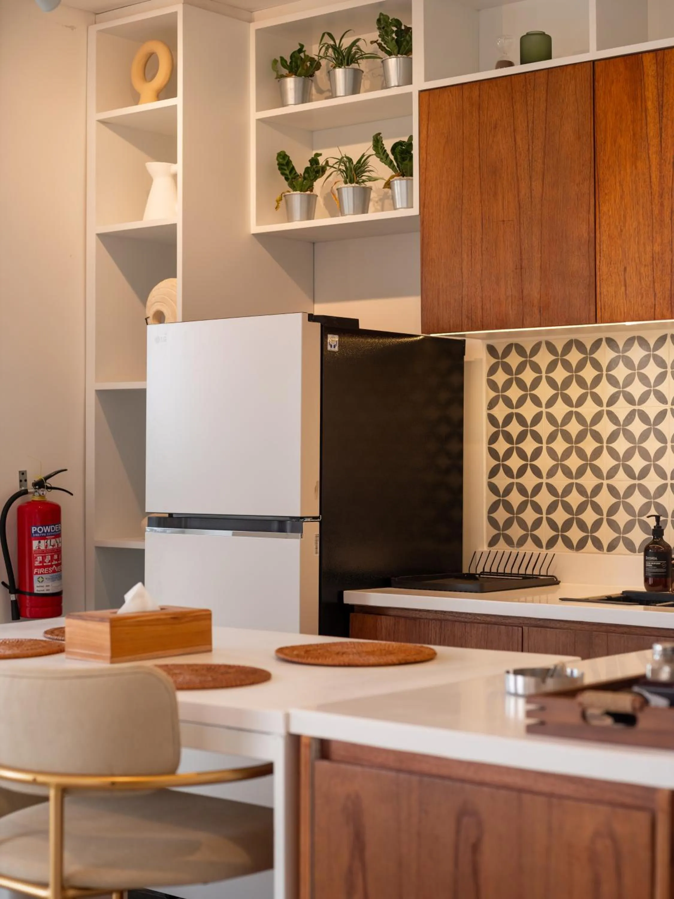 Kitchen or kitchenette in The Cruise Berawa Resort