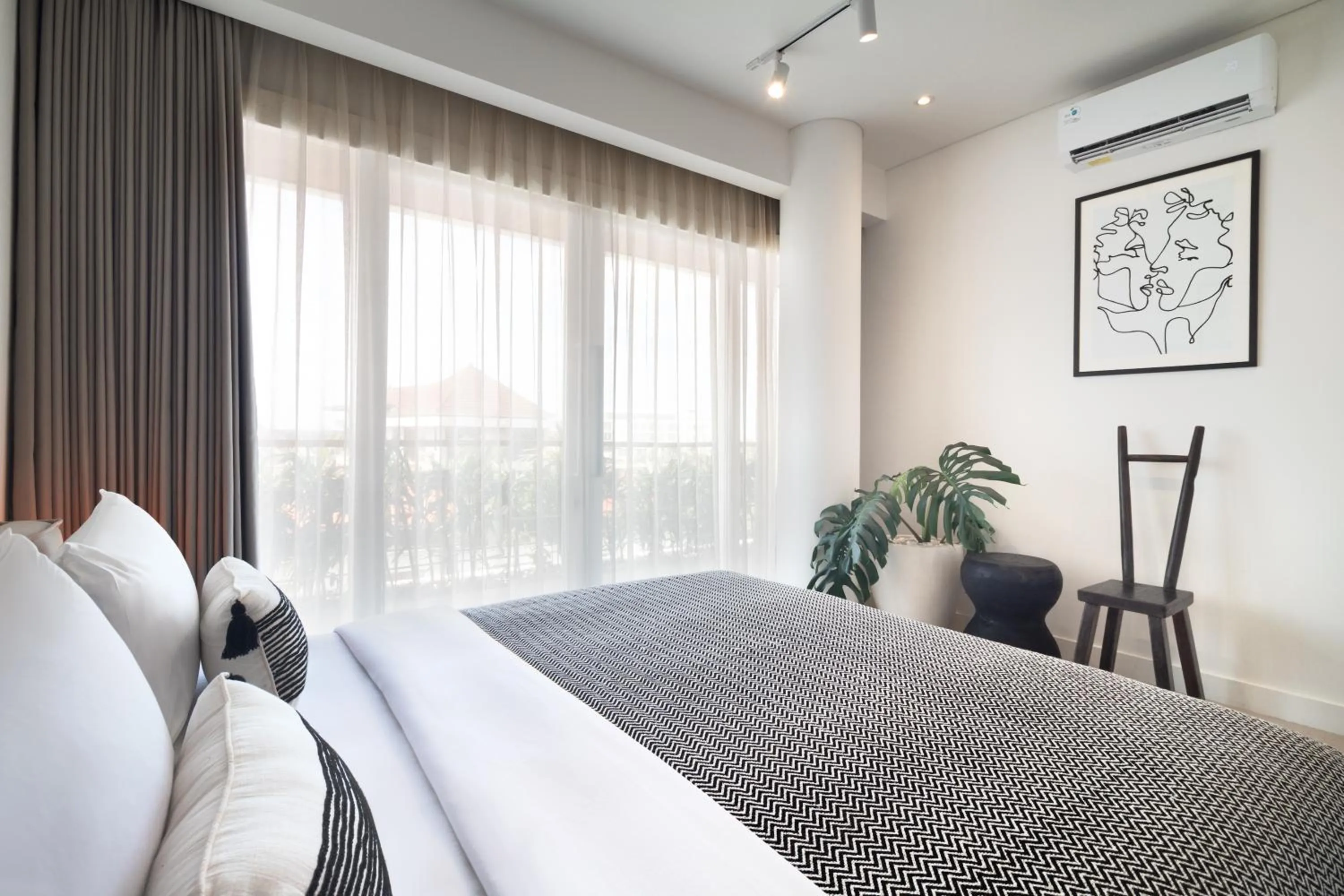 Bedroom, Bed in The Cruise Berawa Resort