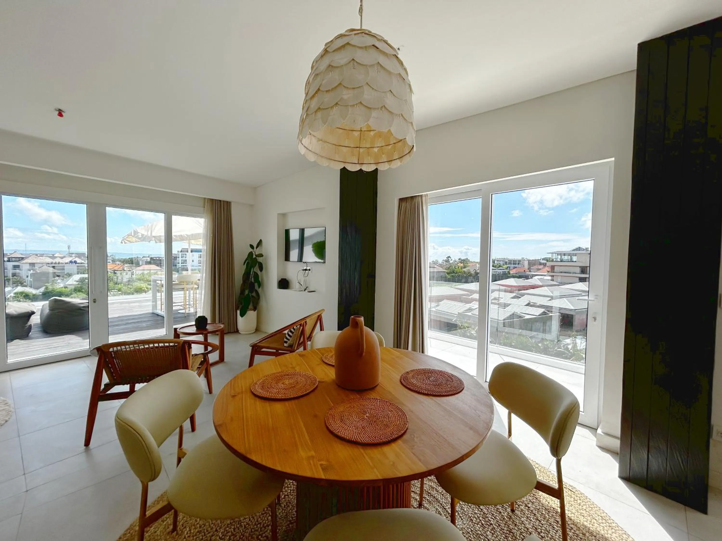 Dining area in The Cruise Berawa Resort