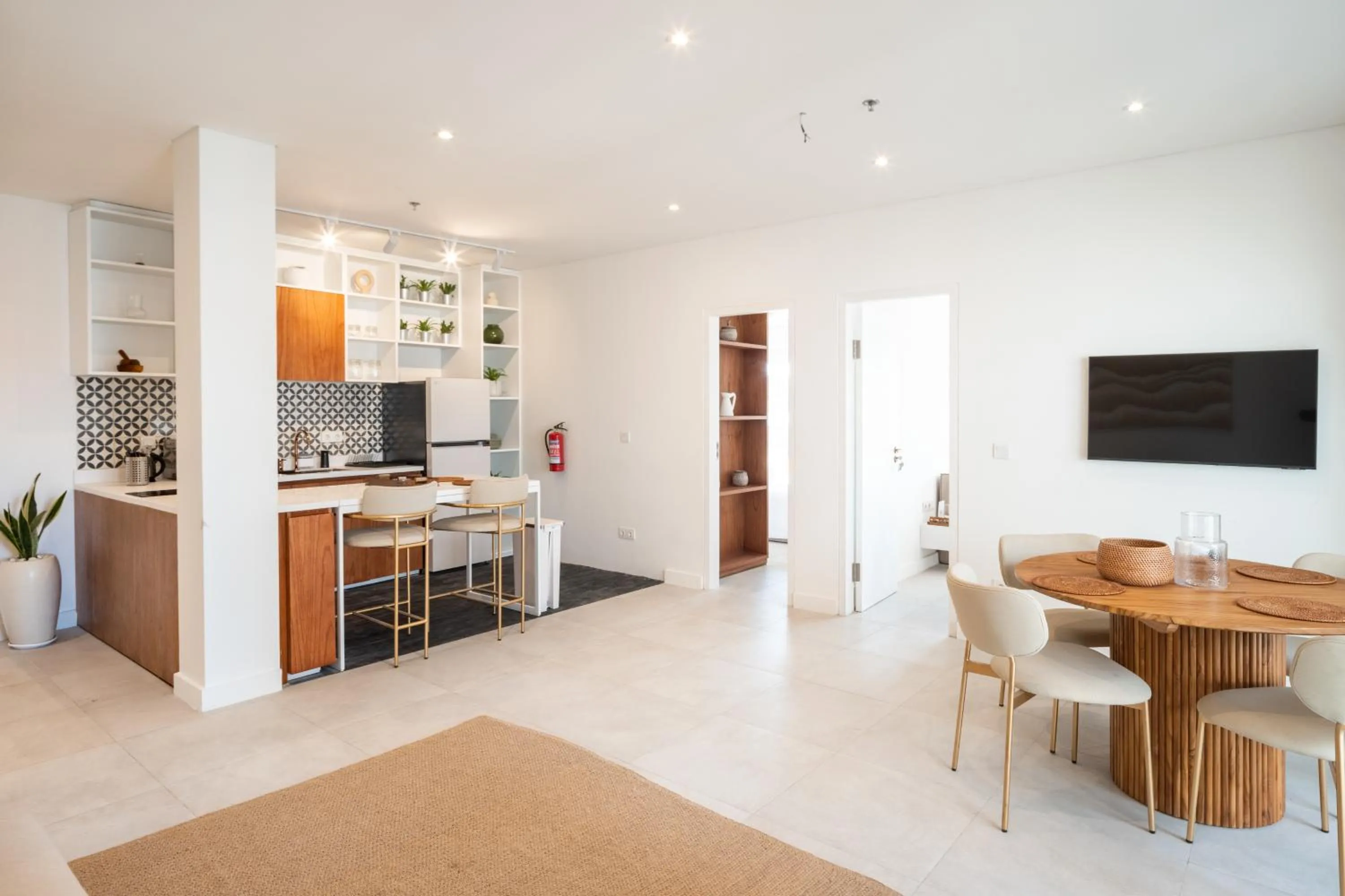 Kitchen or kitchenette in The Cruise Berawa Resort