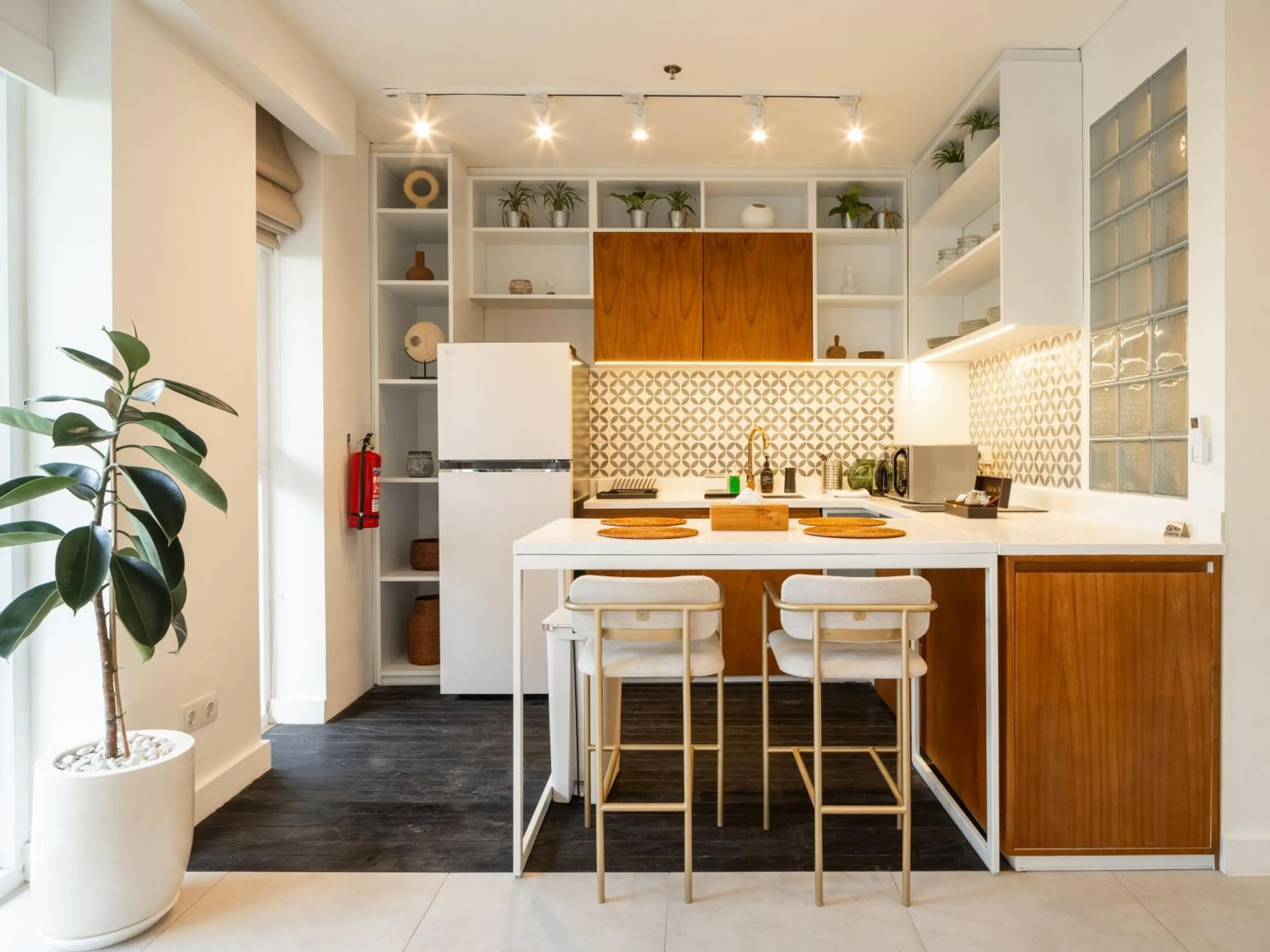 Kitchen or kitchenette in The Cruise Berawa Resort