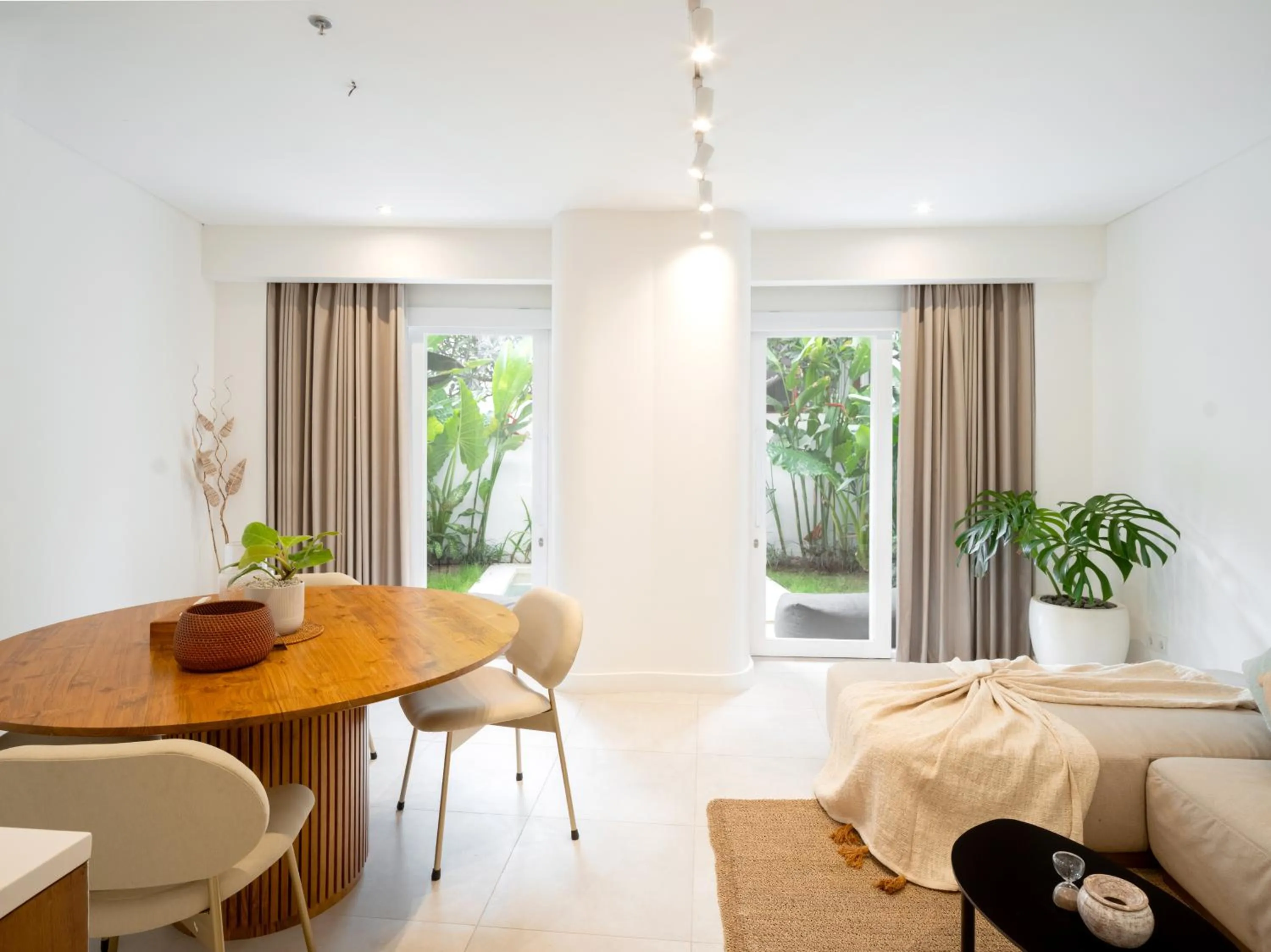 Living room in The Cruise Berawa Resort