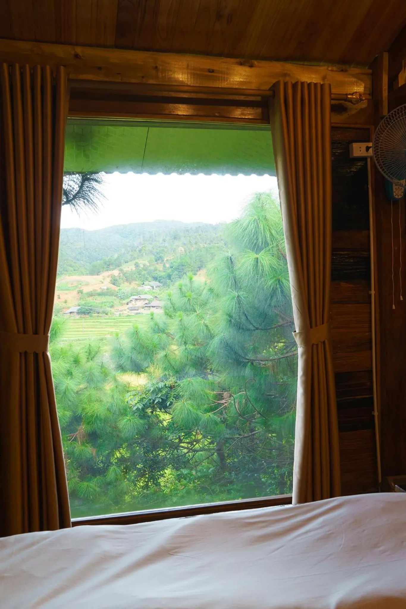 Bed in Lam Ecolodge Mu Cang Chai