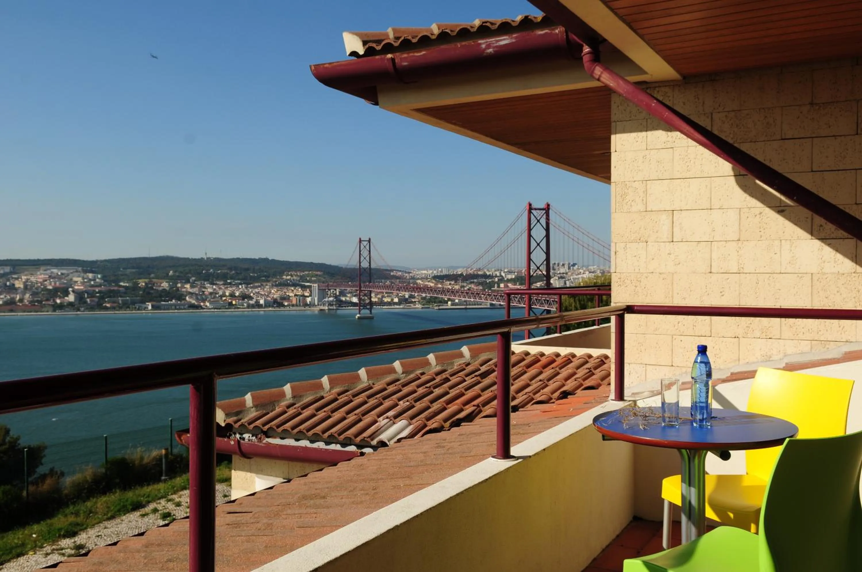 Balcony/Terrace in HI Almada - Pousada de Juventude