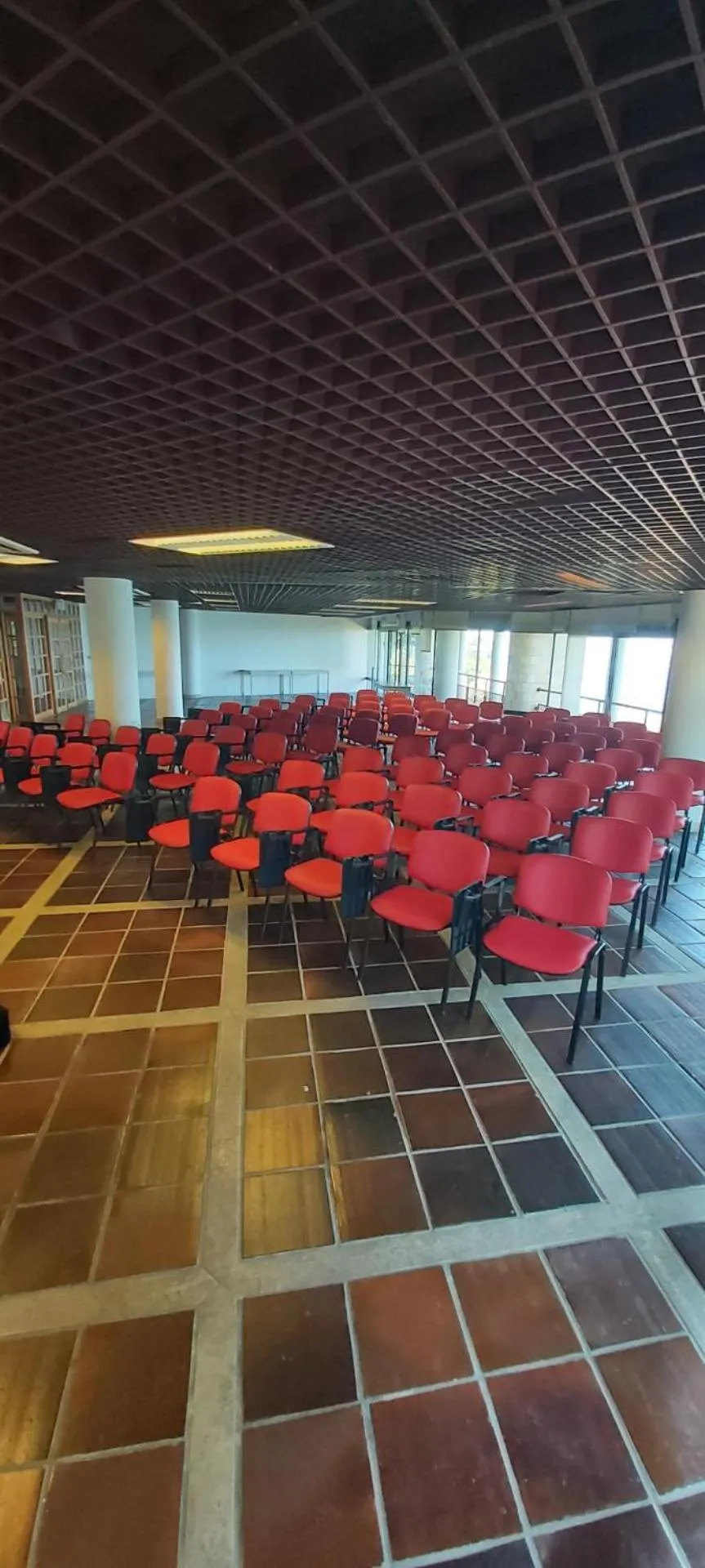 Meeting/conference room in HI Almada - Pousada de Juventude