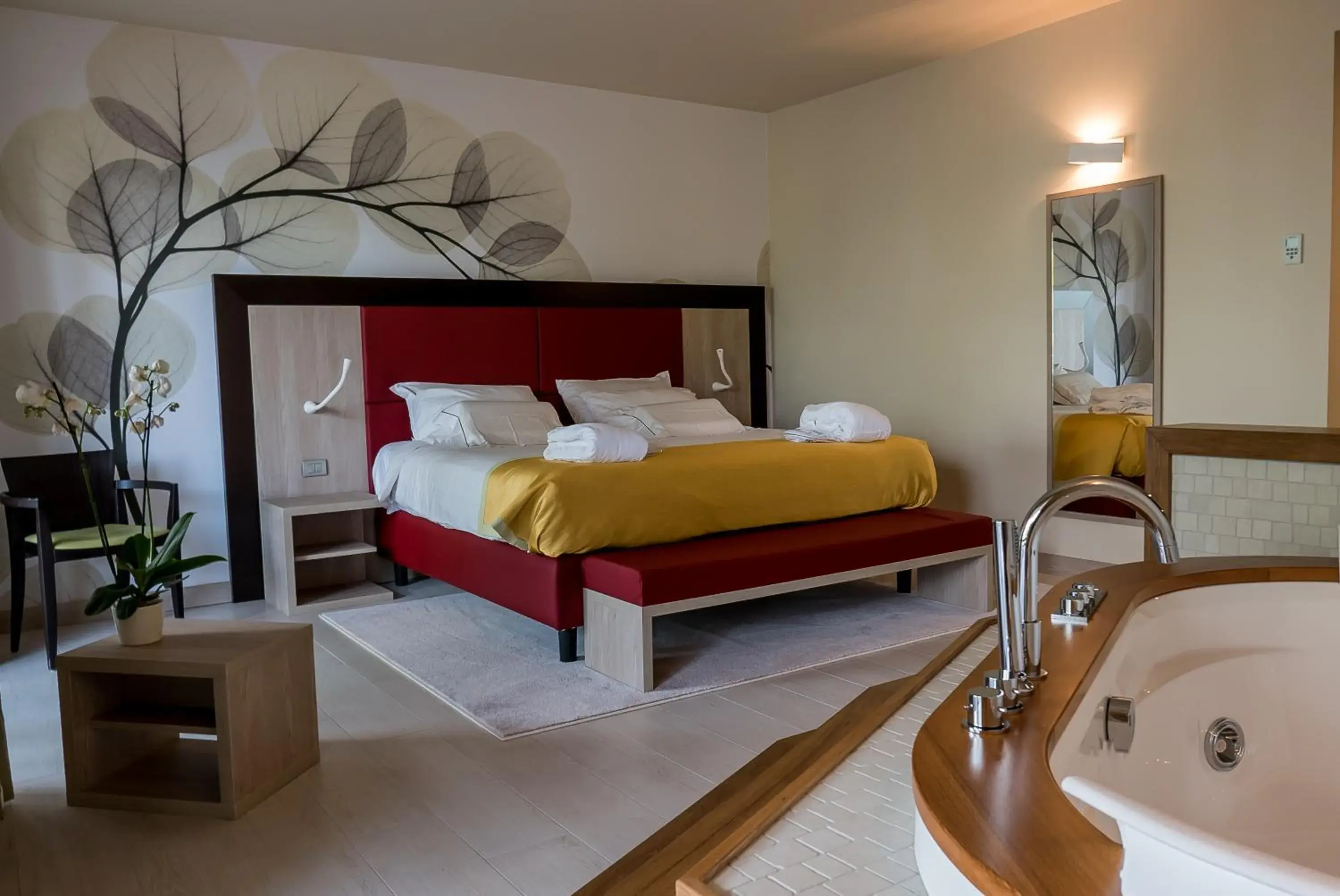 Suite with Hot Tub in Hotel Griso Collection Suite with Hot Tub in Hotel Griso Collection