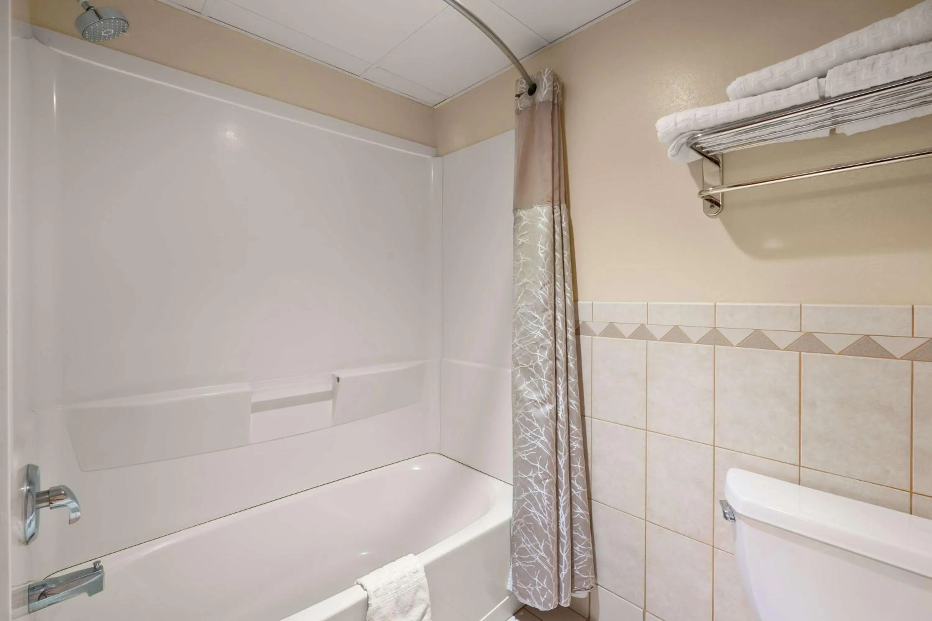 Bathroom in Best Western Northwoods Lodge