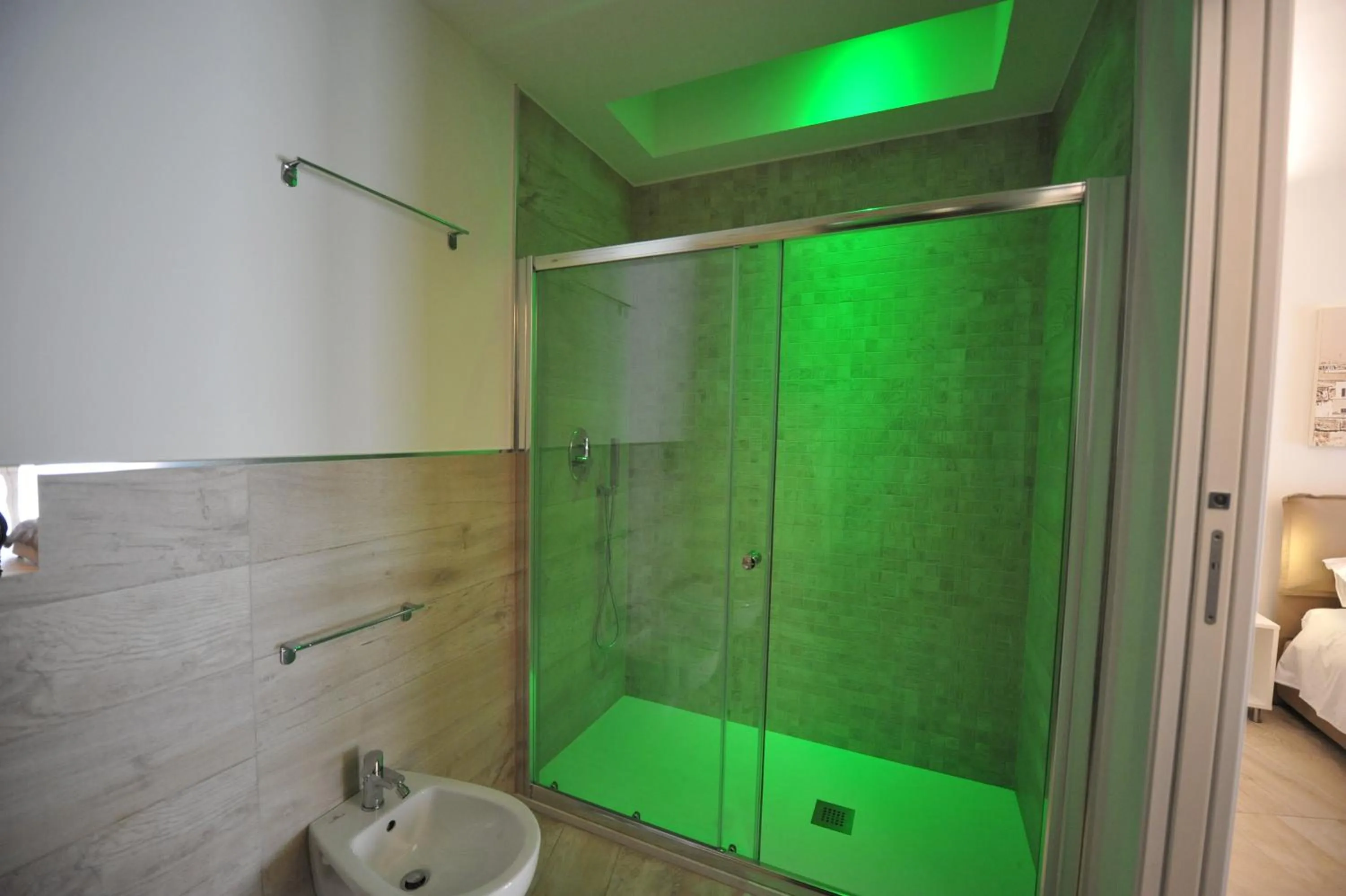 Shower in B&B Aurelia