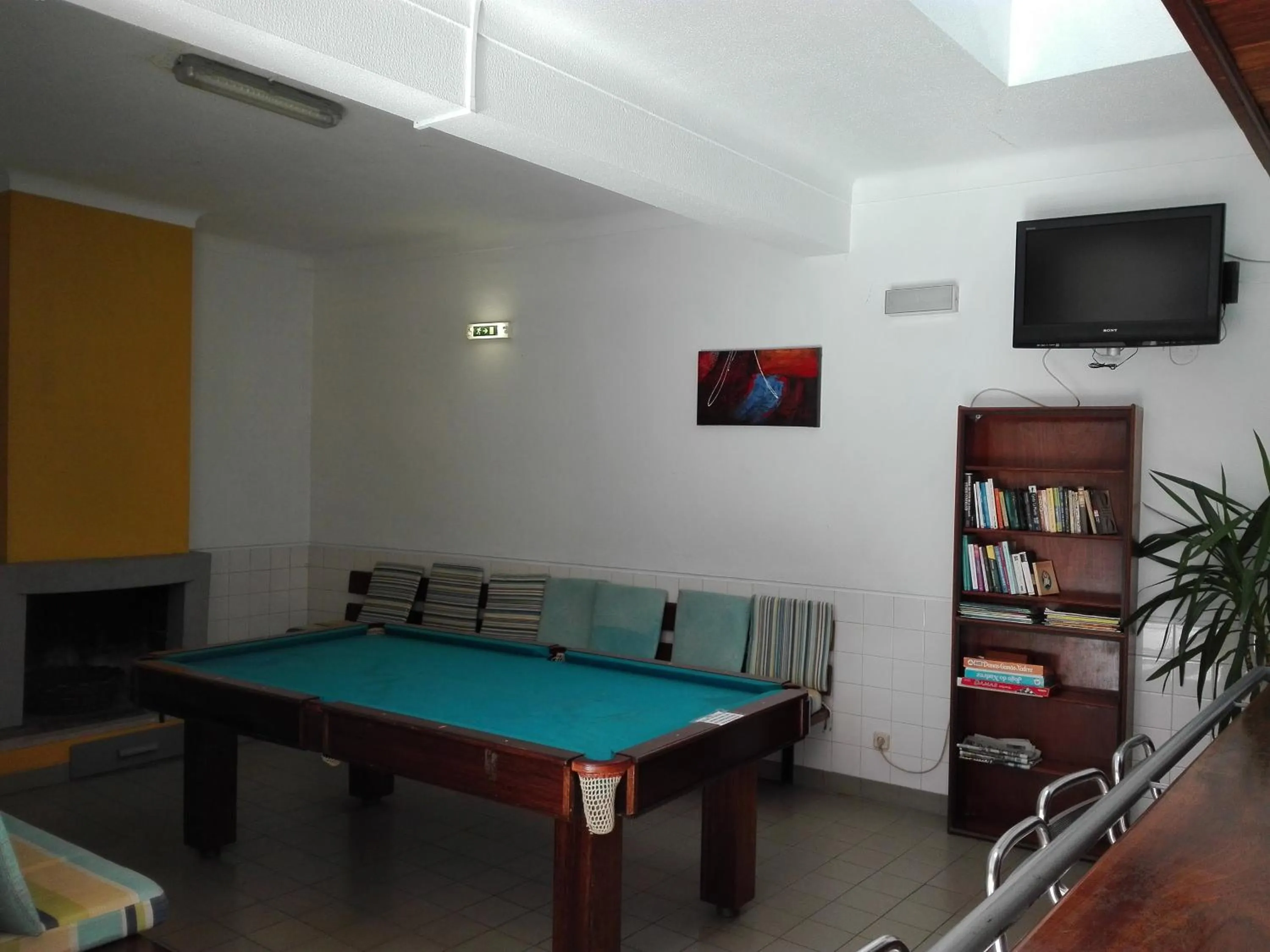 Communal lounge/ TV room in HI Lagos - Pousada de Juventude