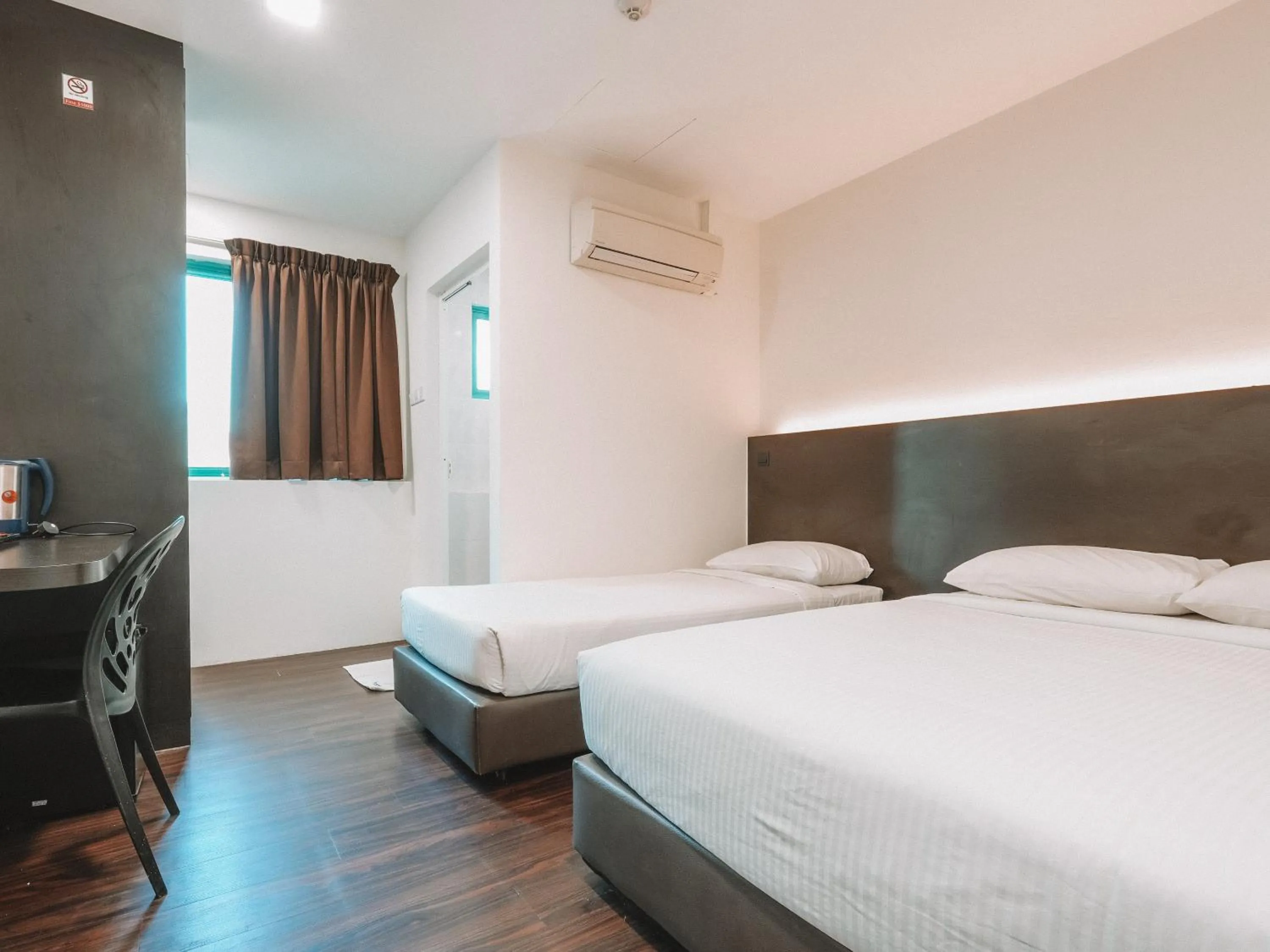 Bed in A Hotel Desker