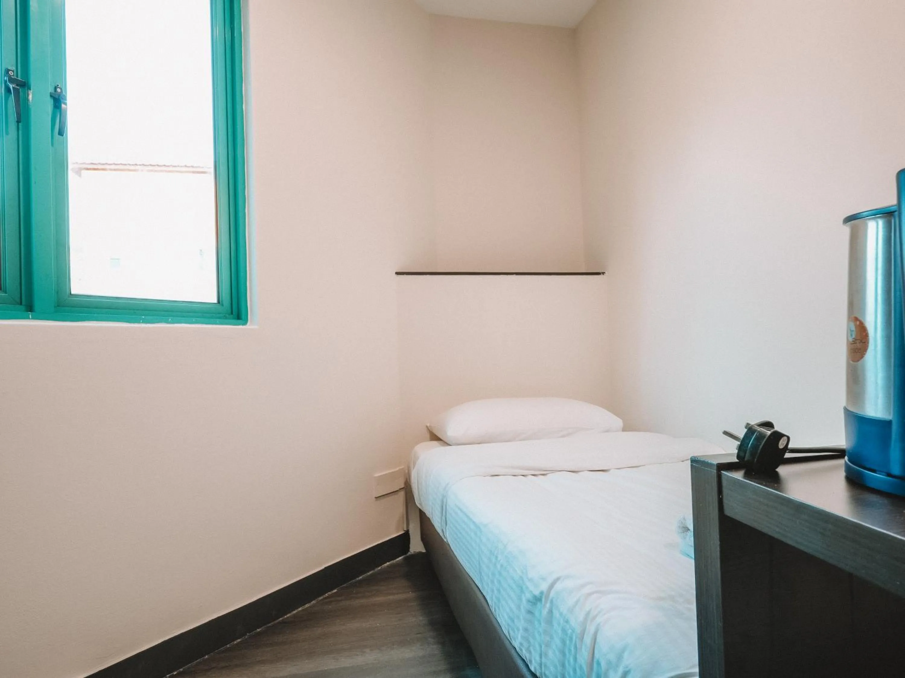 Bed in A Hotel Desker