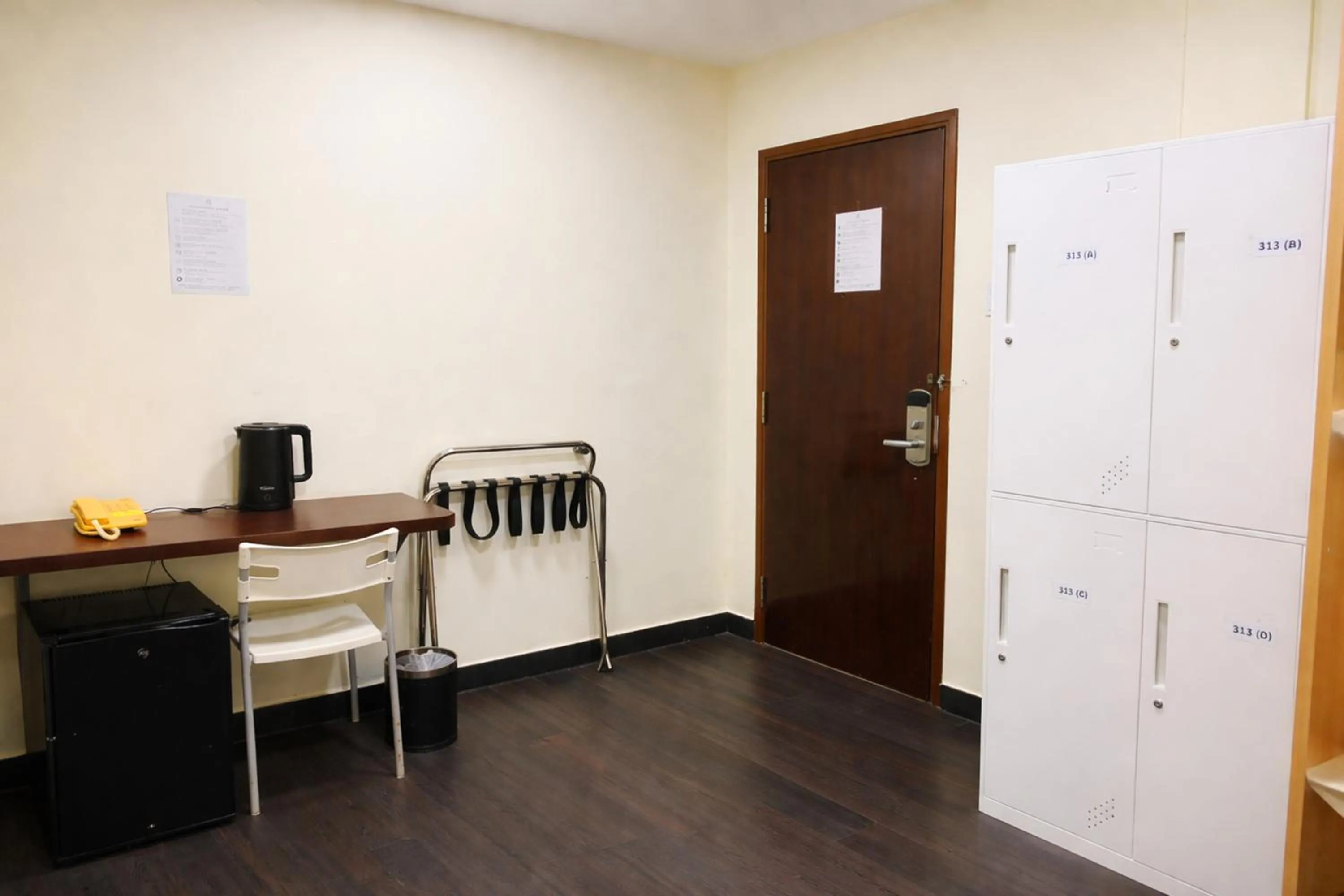 Bedroom in A Hotel Desker