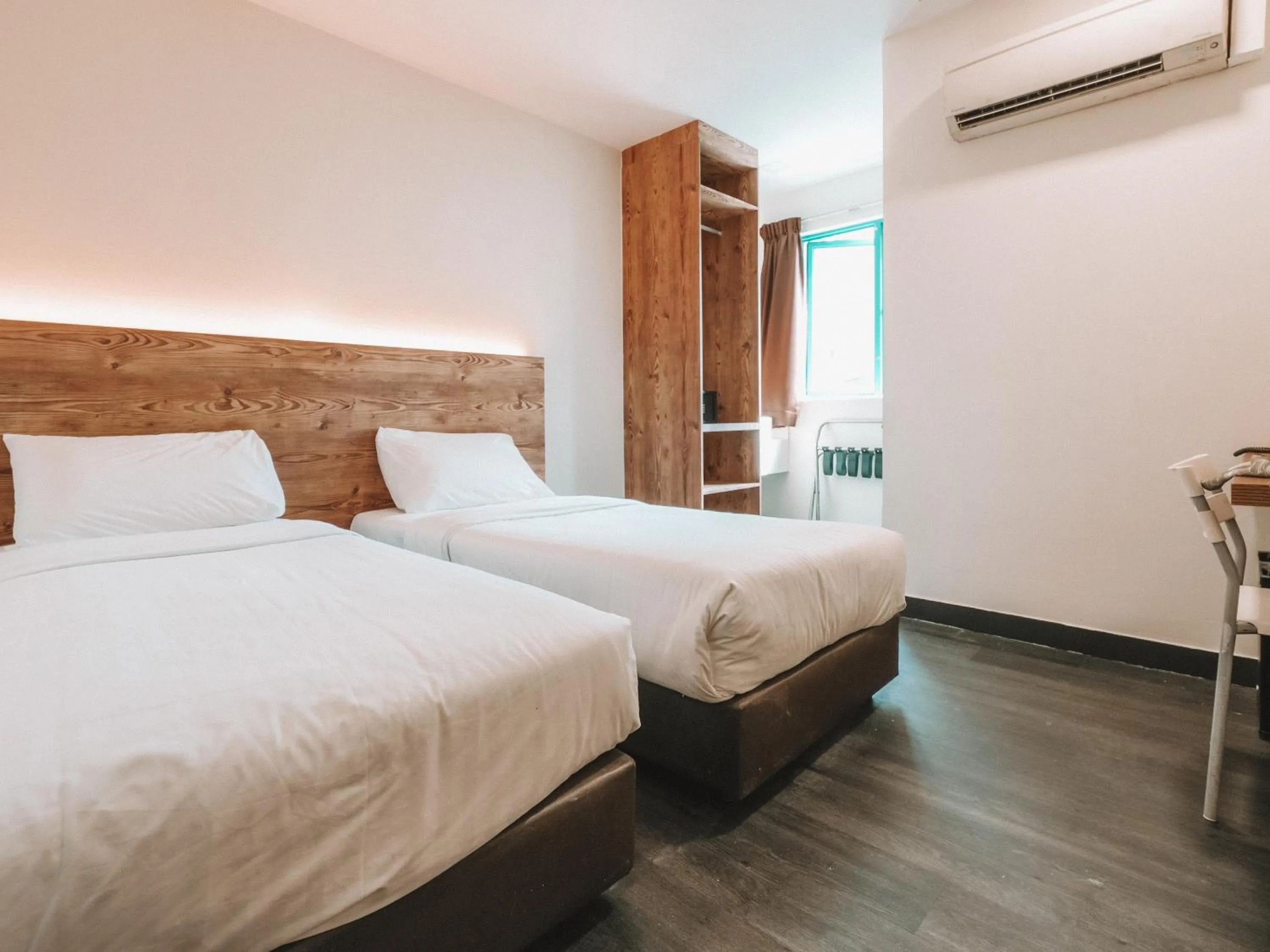 Bed in A Hotel Desker