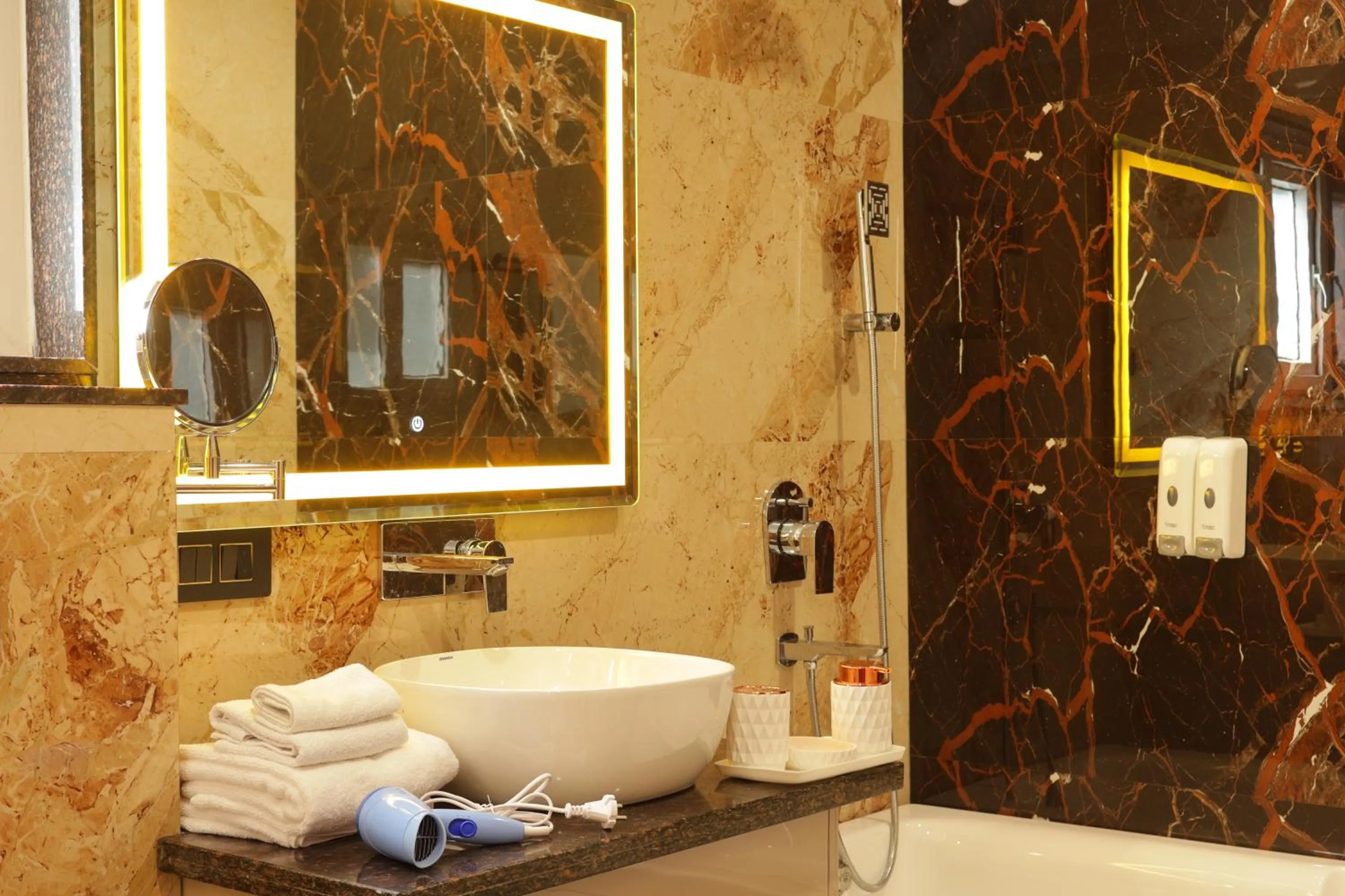 Bathroom in Suramya Homestay Near Shymala Hills