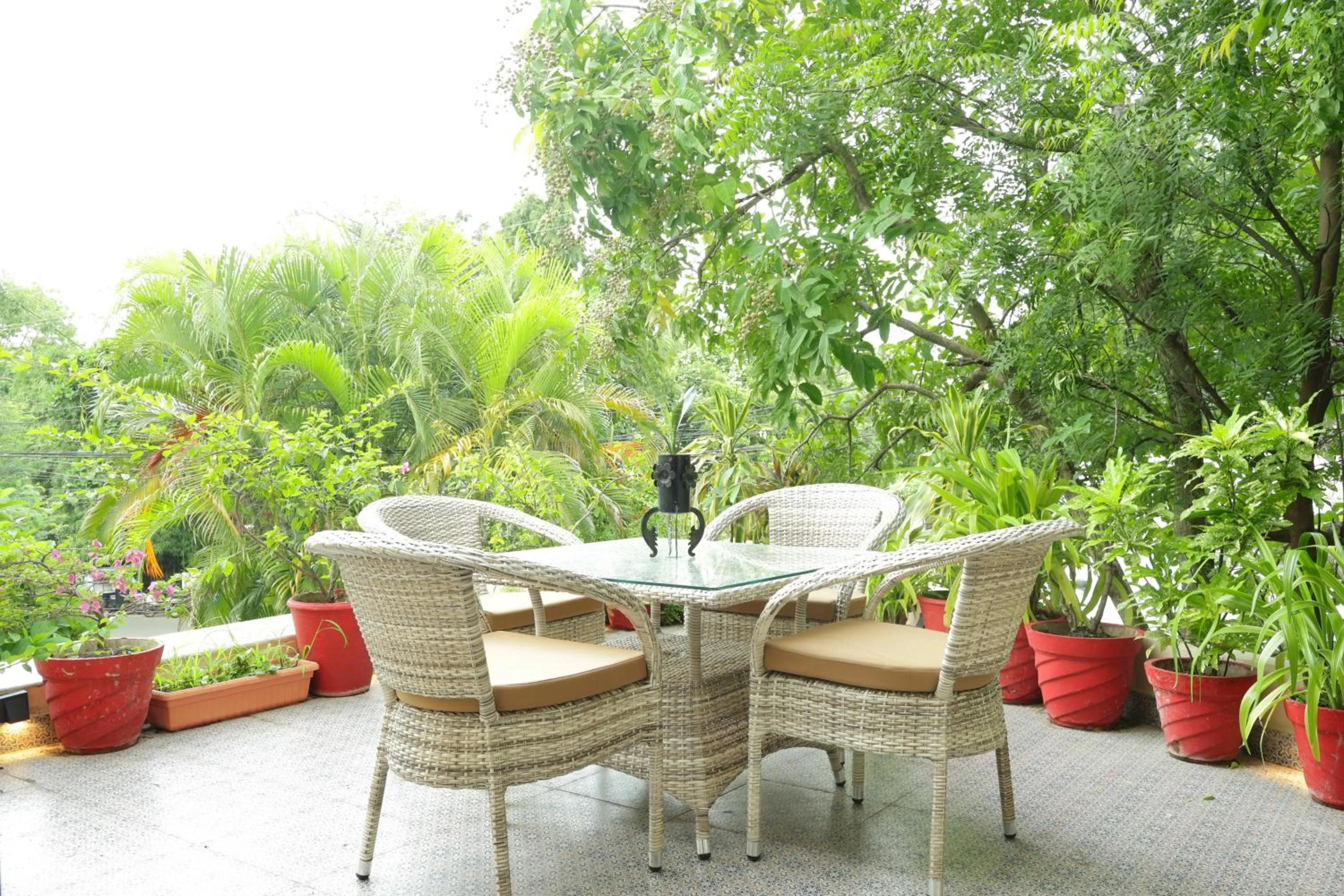 Seating area in Suramya Homestay Near Shymala Hills