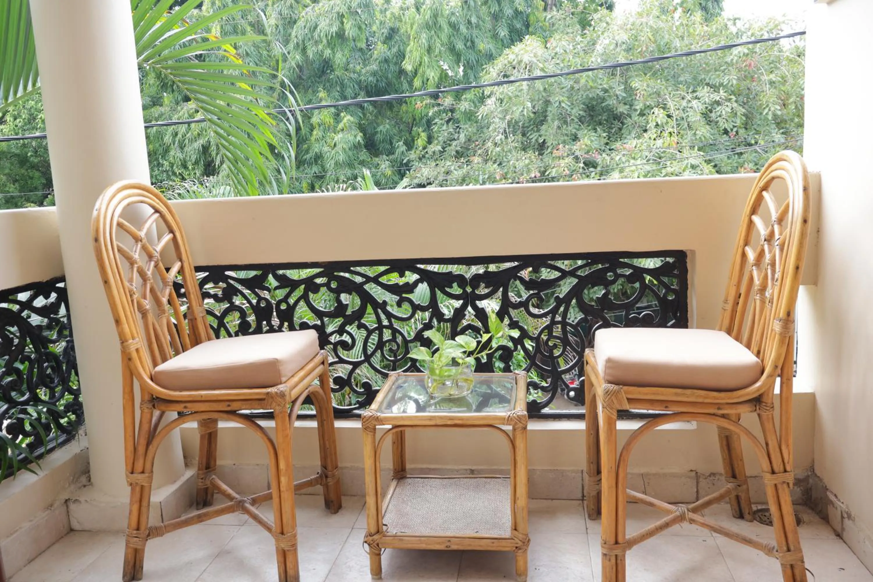 Seating area in Suramya Homestay Near Shymala Hills