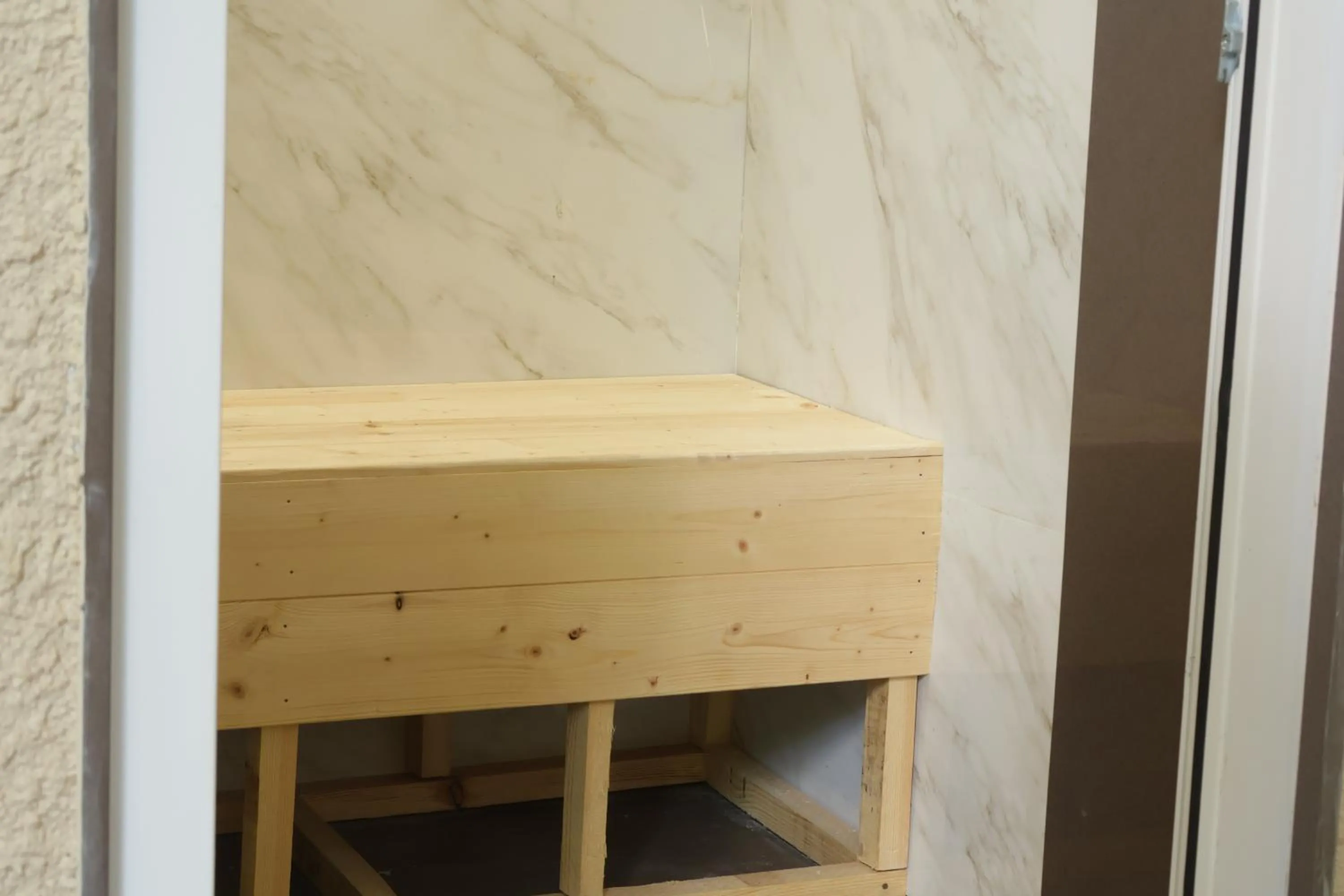 wardrobe in Suramya Homestay Near Shymala Hills