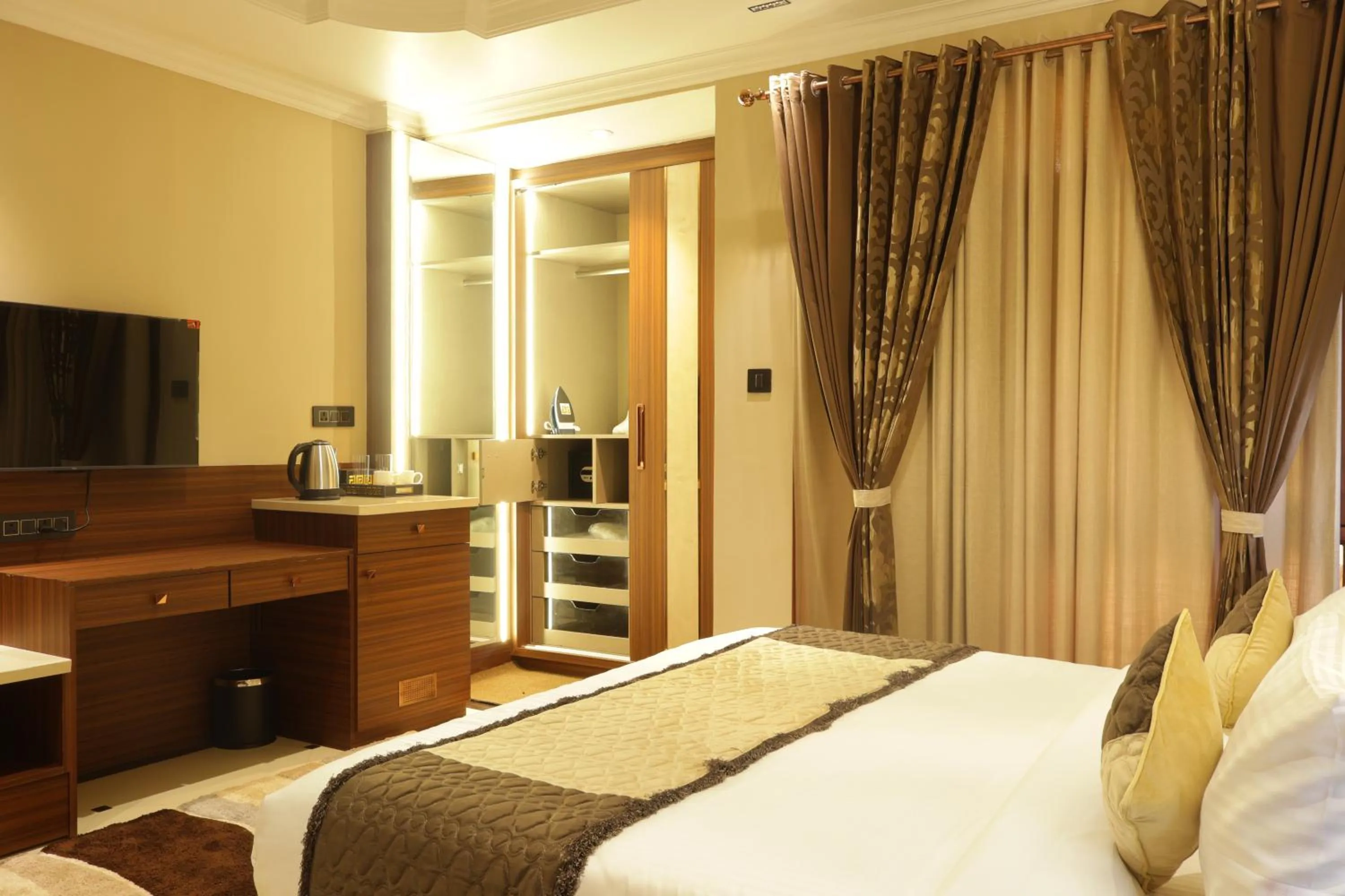 Bed in Suramya Homestay Near Shymala Hills