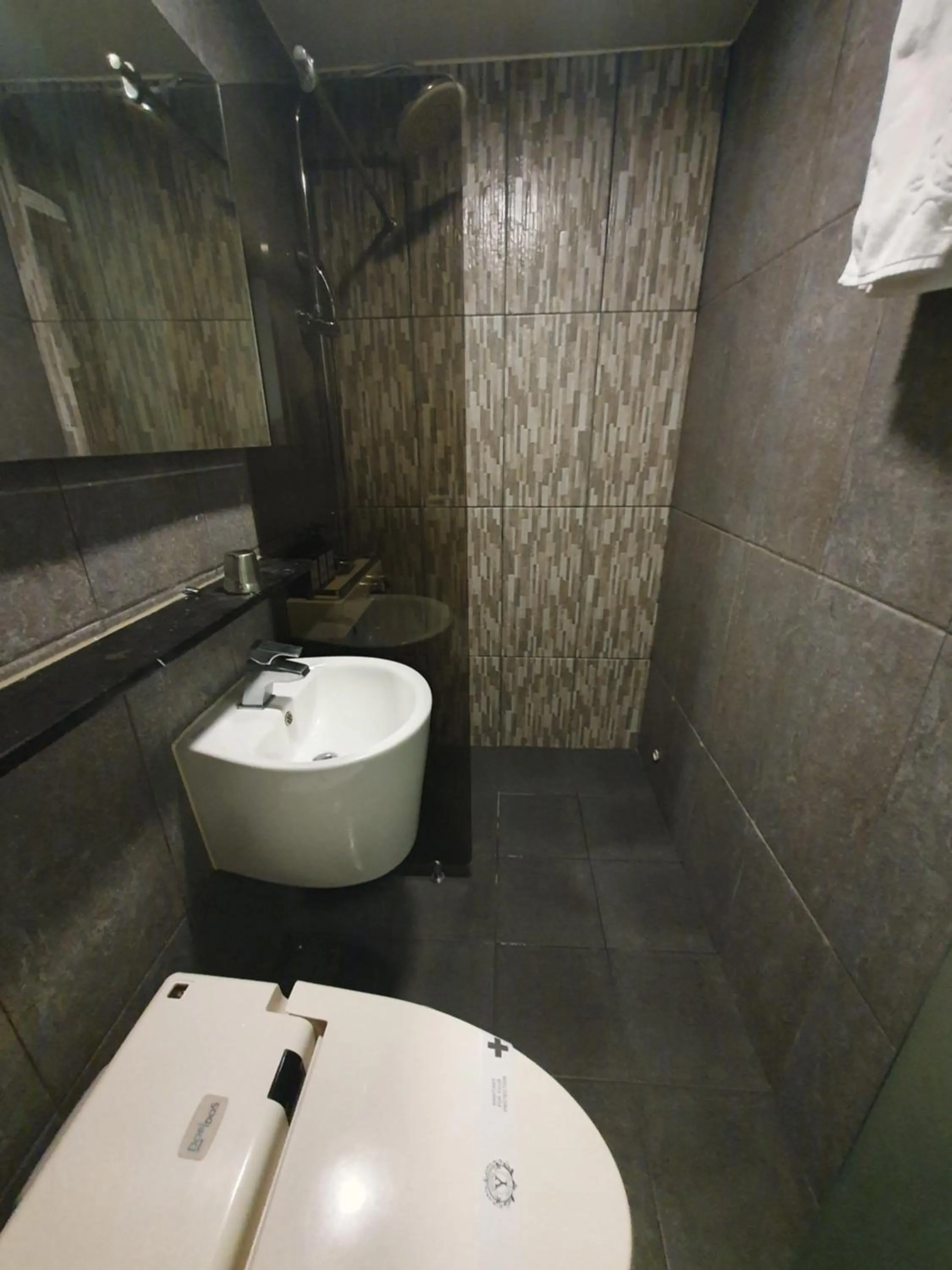 Shower in Eunpyeong Y Hotel