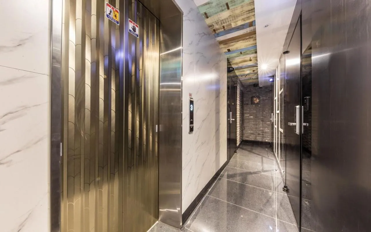 elevator in Eunpyeong Y Hotel