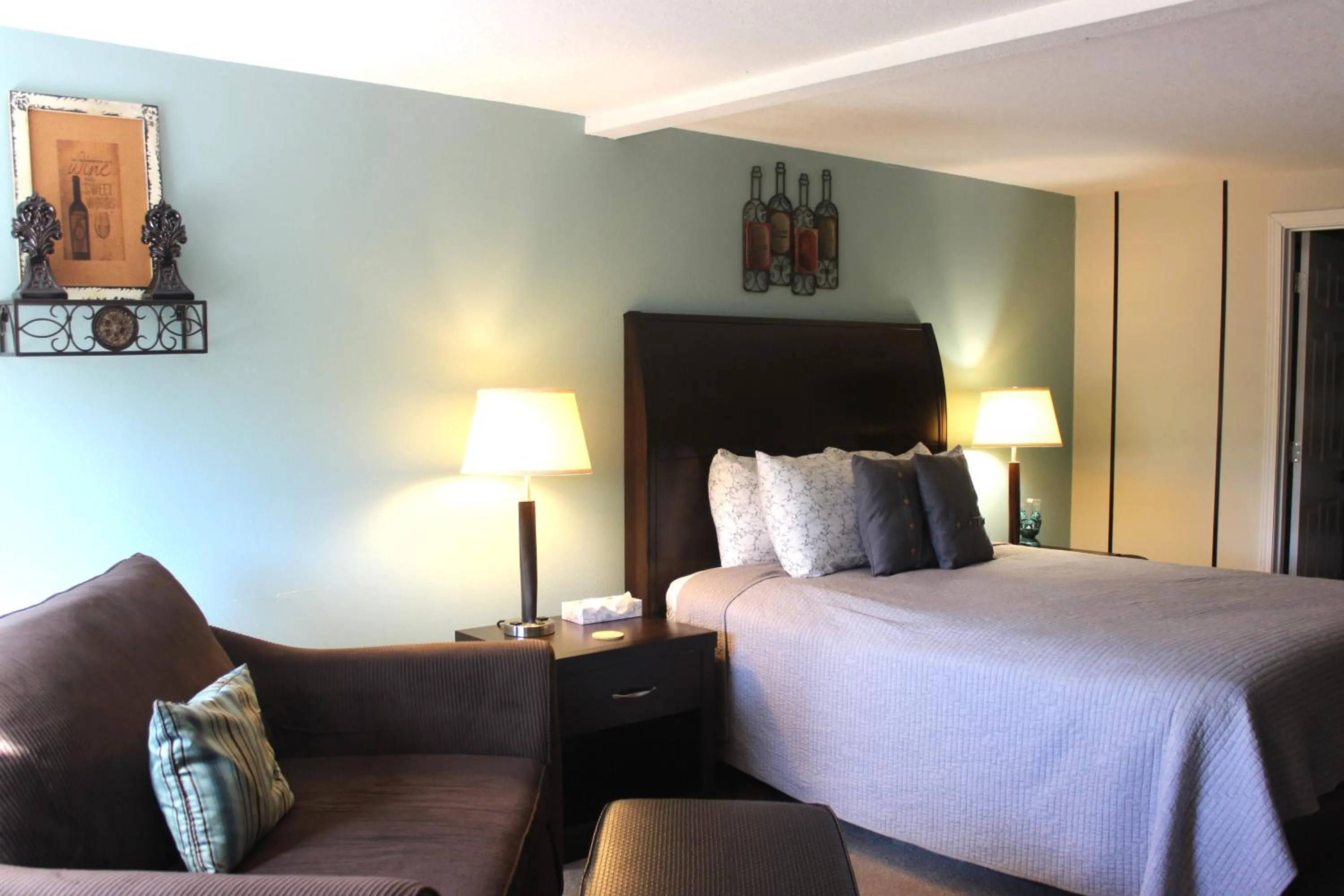 Bed in Sweetgrass Inn Bed & Breakfast