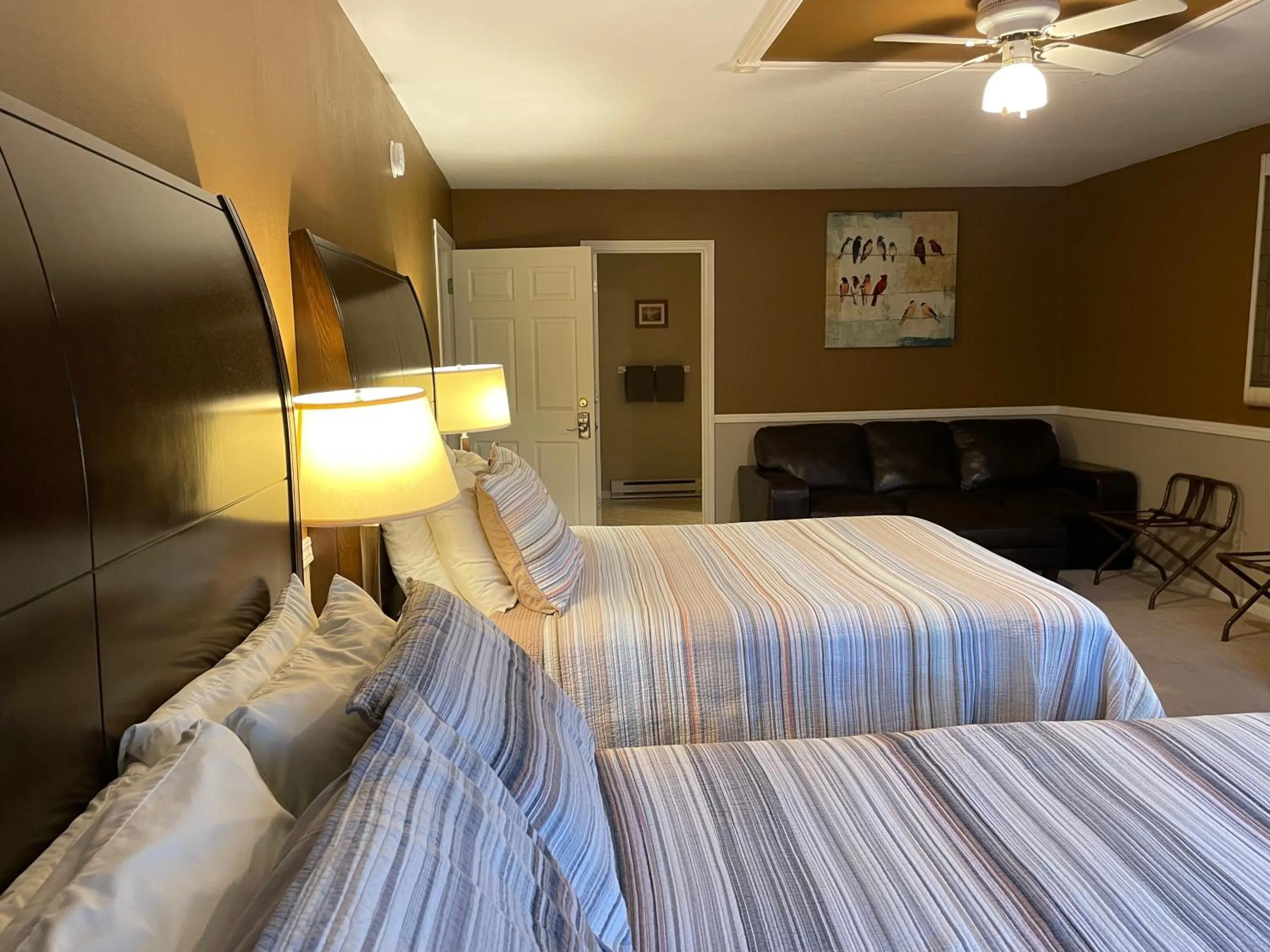 Bed in Sweetgrass Inn Bed & Breakfast