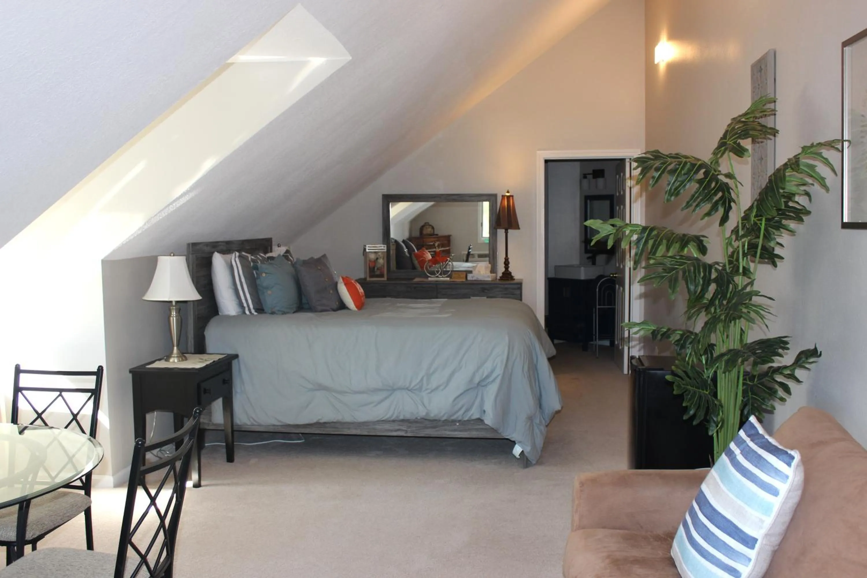 Bed in Sweetgrass Inn Bed & Breakfast