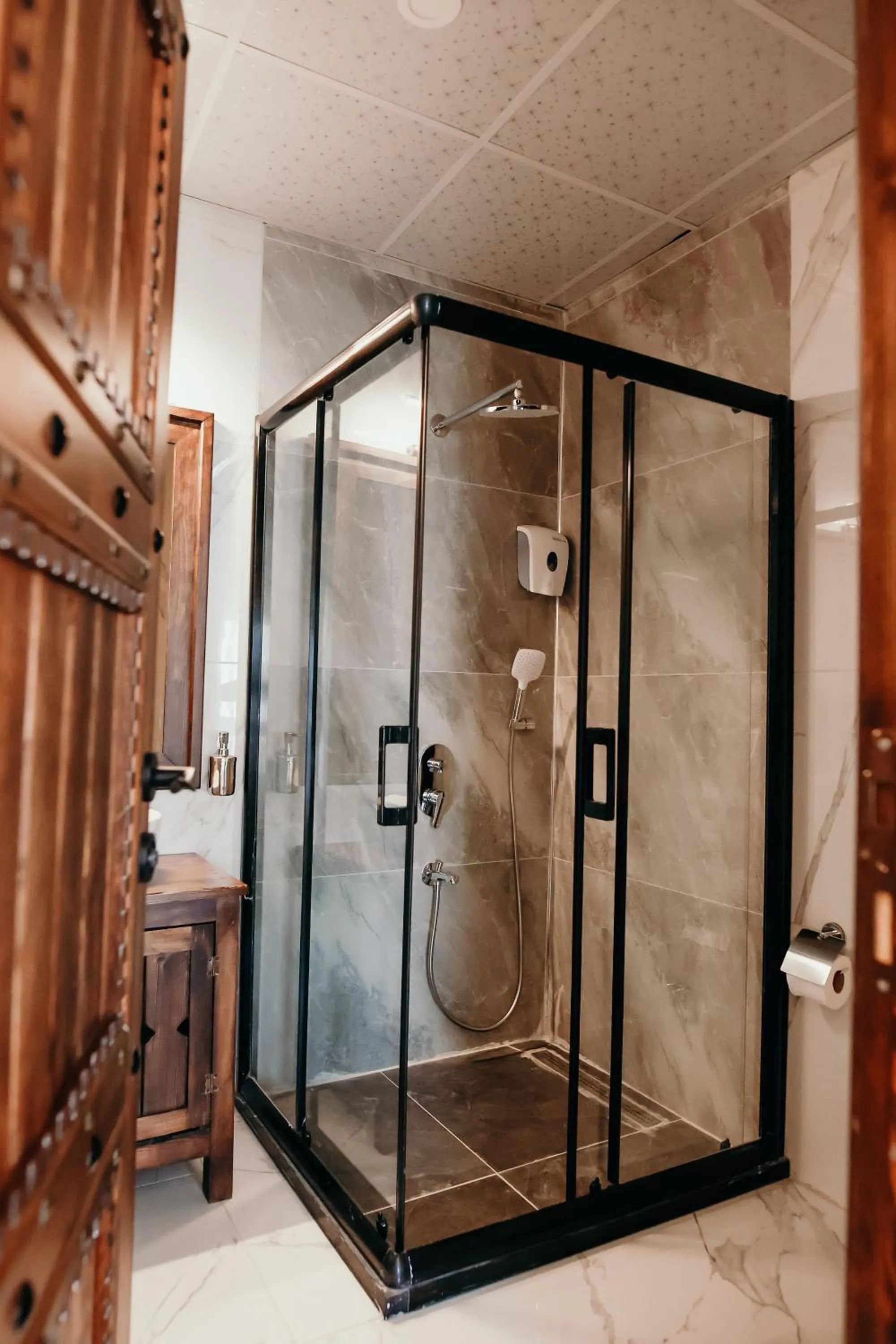 Shower in Minessa Konağı