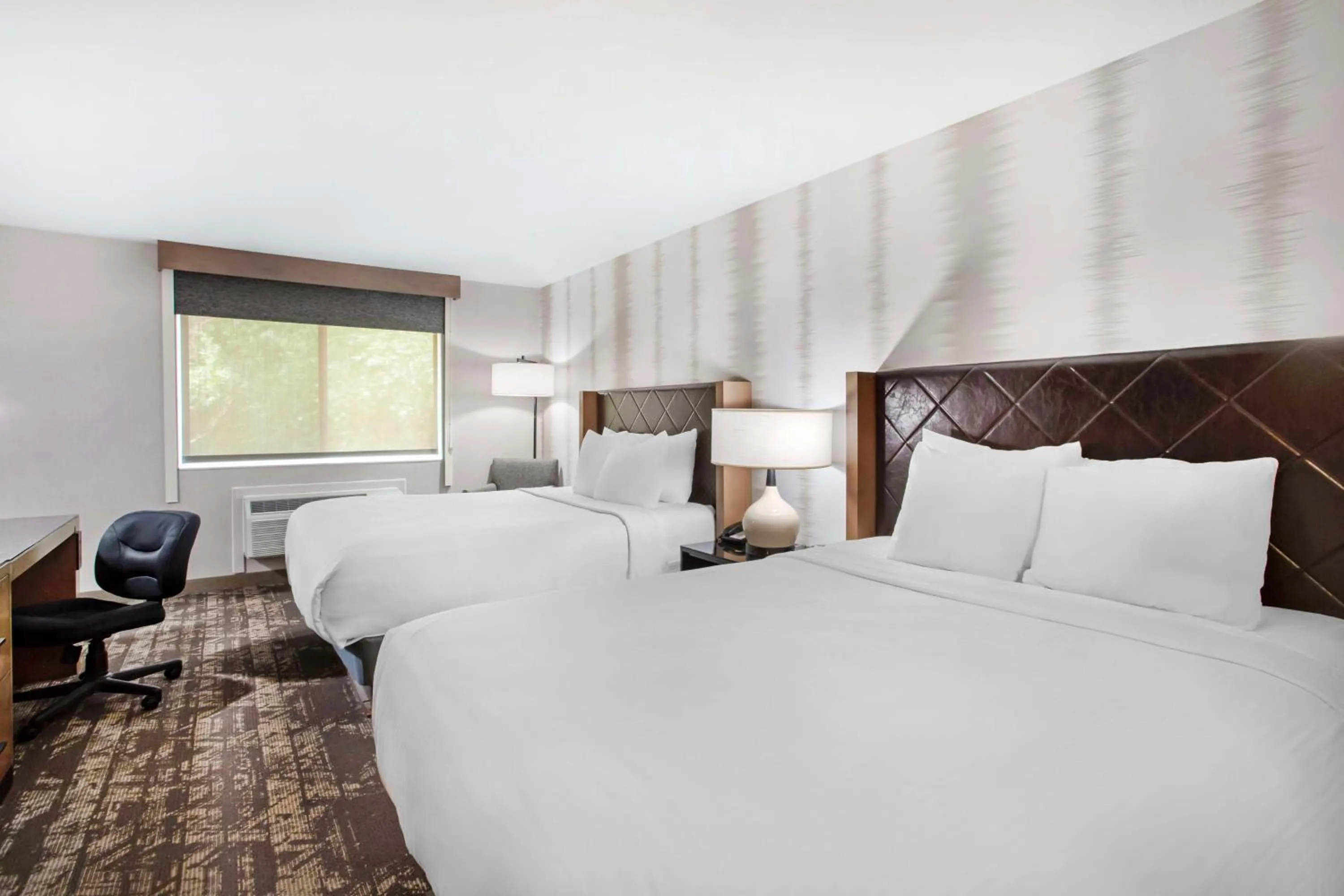 Bedroom, Bed in Best Western Holiday Hills