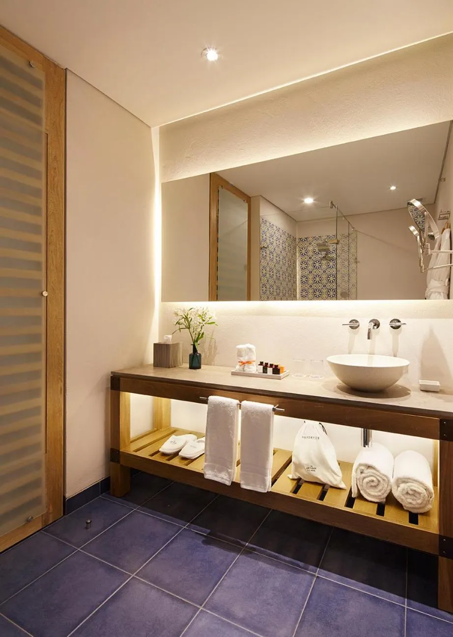 Hot Spring Bath in The Artisan D.C. Hotel, Autograph Collection