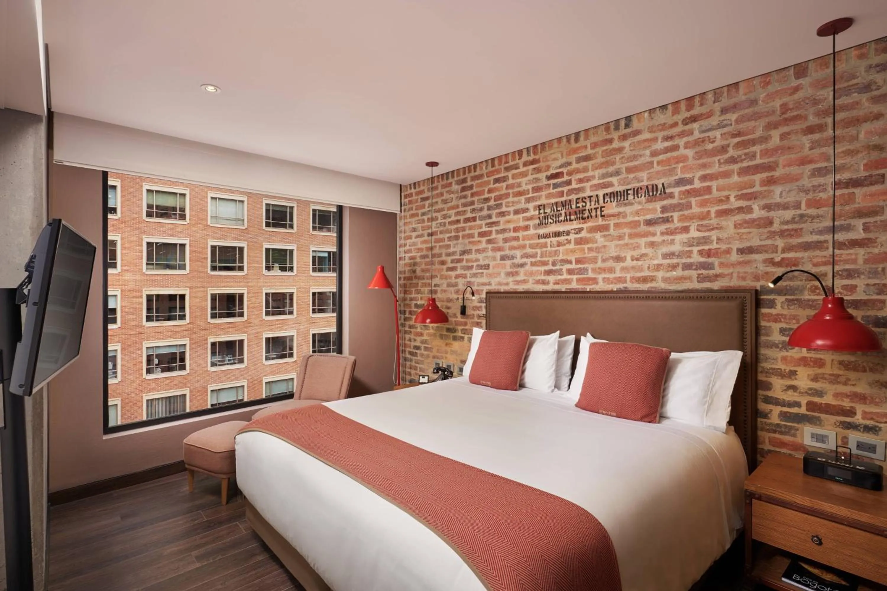 Photo of the whole room, Bed in The Artisan D.C. Hotel, Autograph Collection