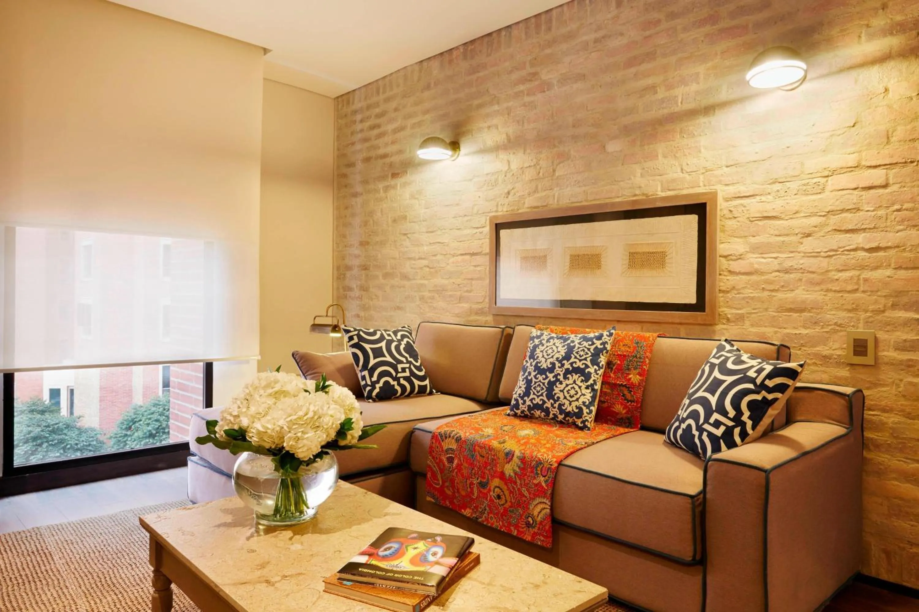 Photo of the whole room in The Artisan D.C. Hotel, Autograph Collection