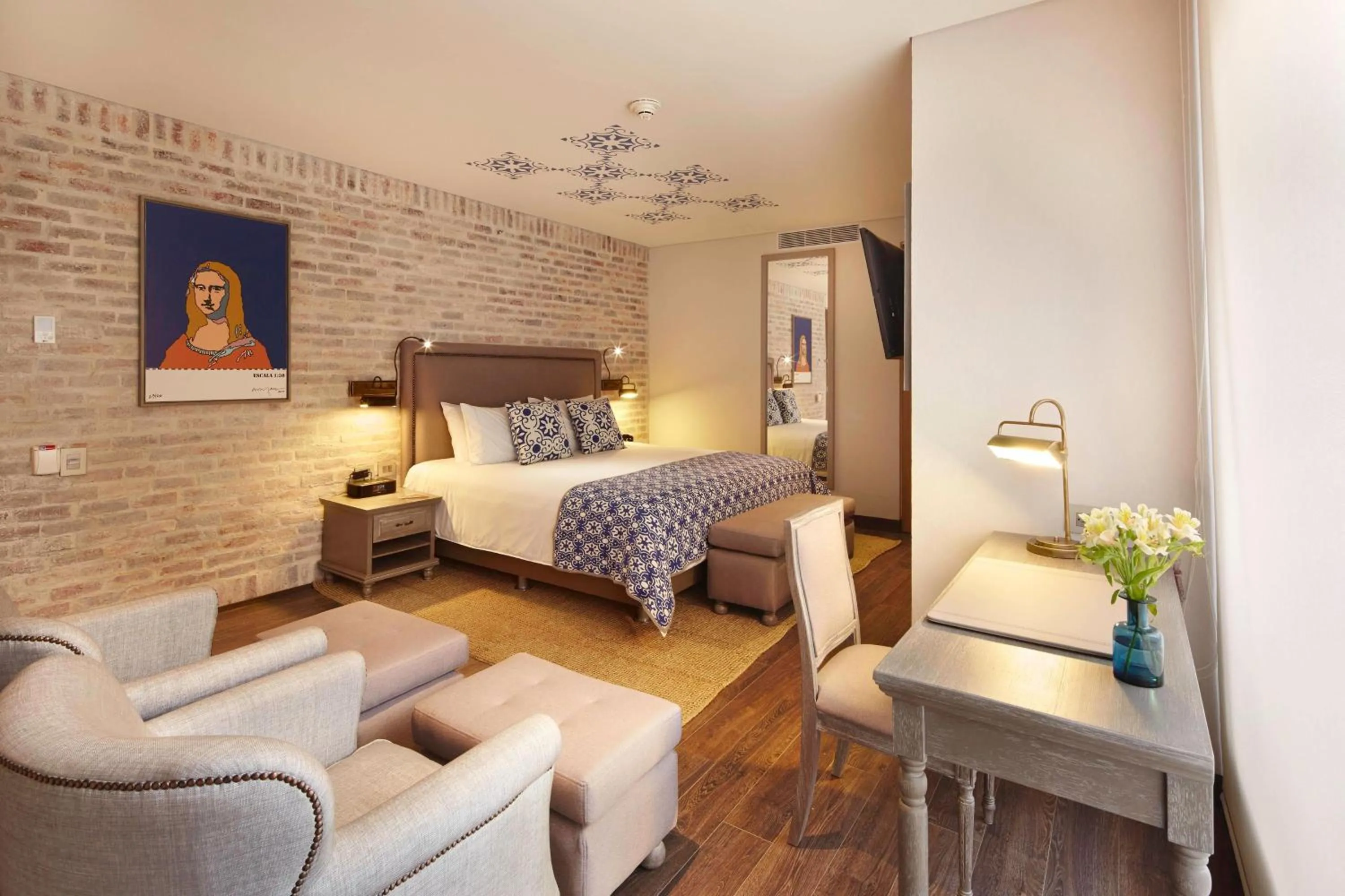 Photo of the whole room, Bed in The Artisan D.C. Hotel, Autograph Collection