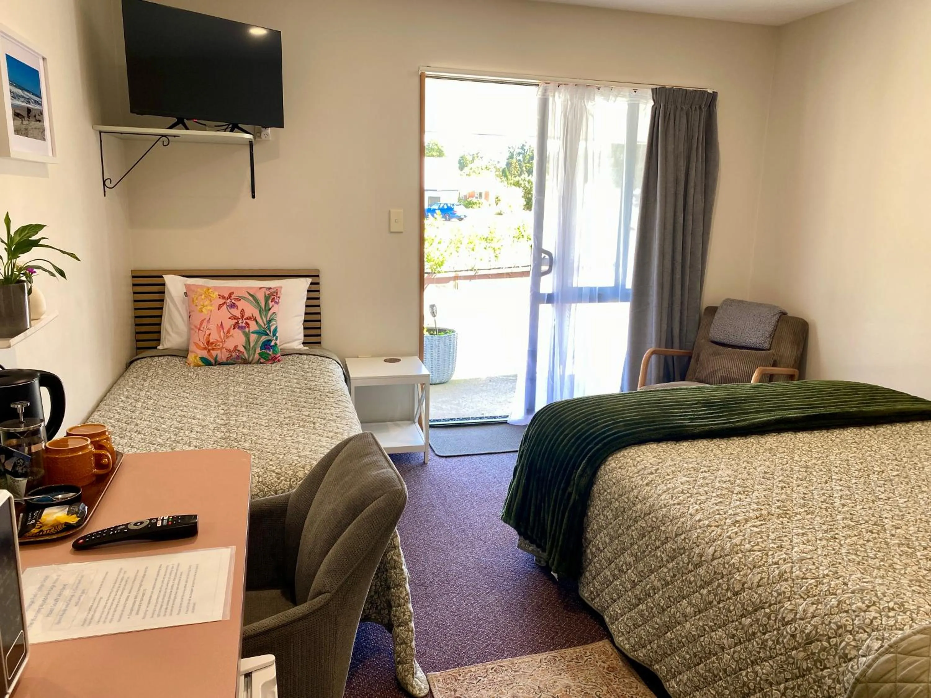 Bed in Heritage Park Lodge