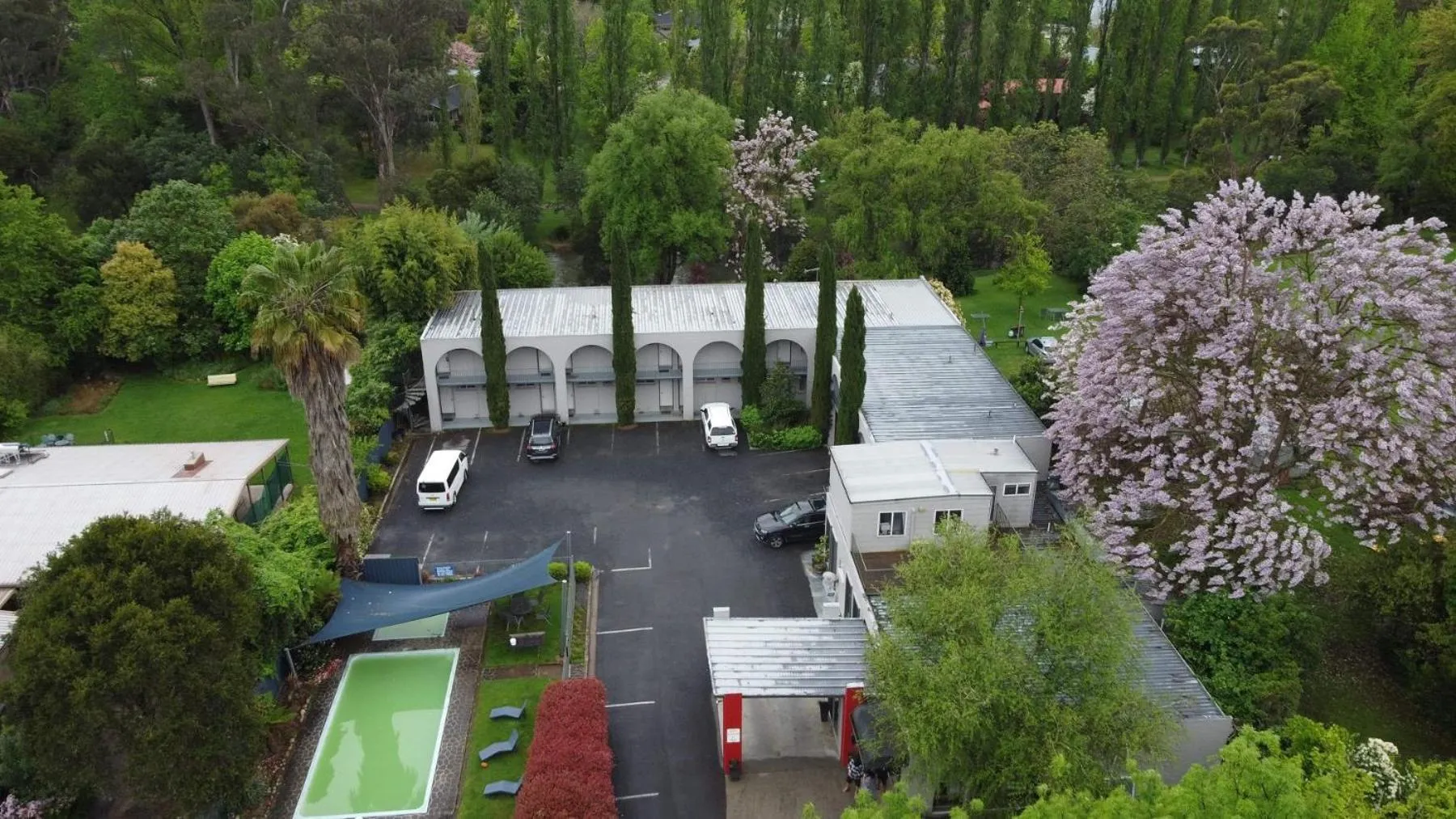 Bird's eye view in Riverbank Park MOTEL