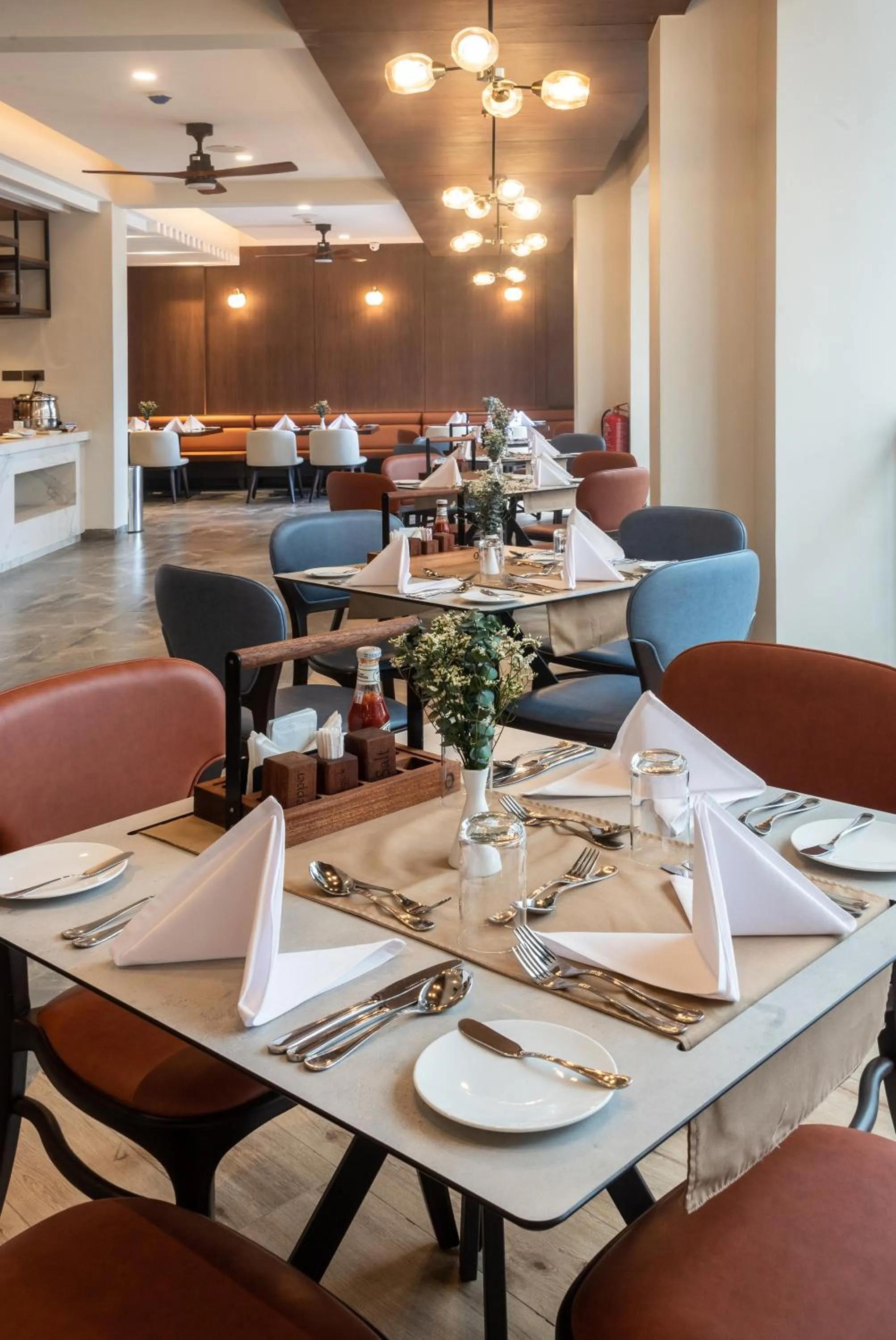 Restaurant/places to eat in Okash City Boutique Hotel