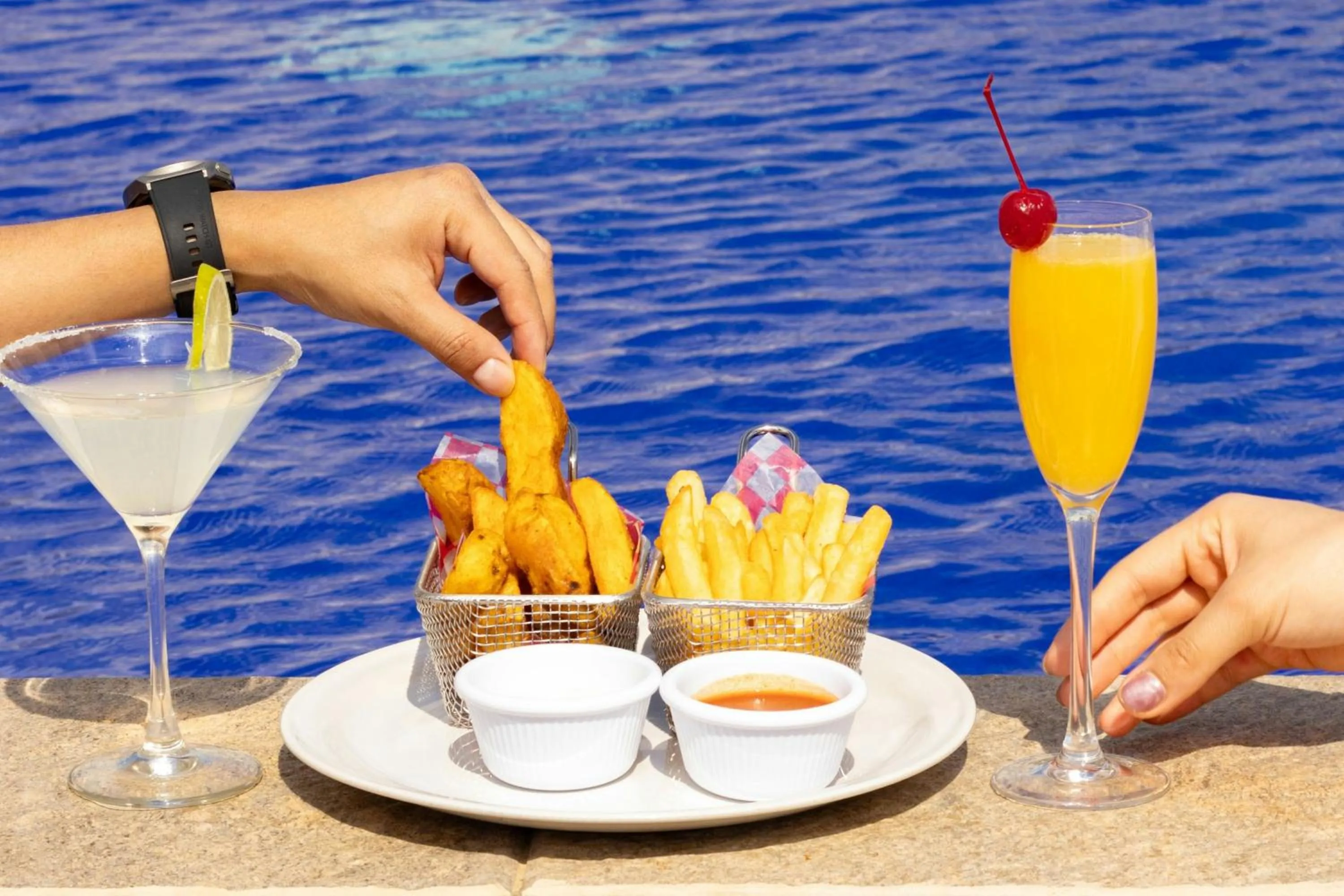 Swimming pool in Four Points by Sheraton Cancun Centro